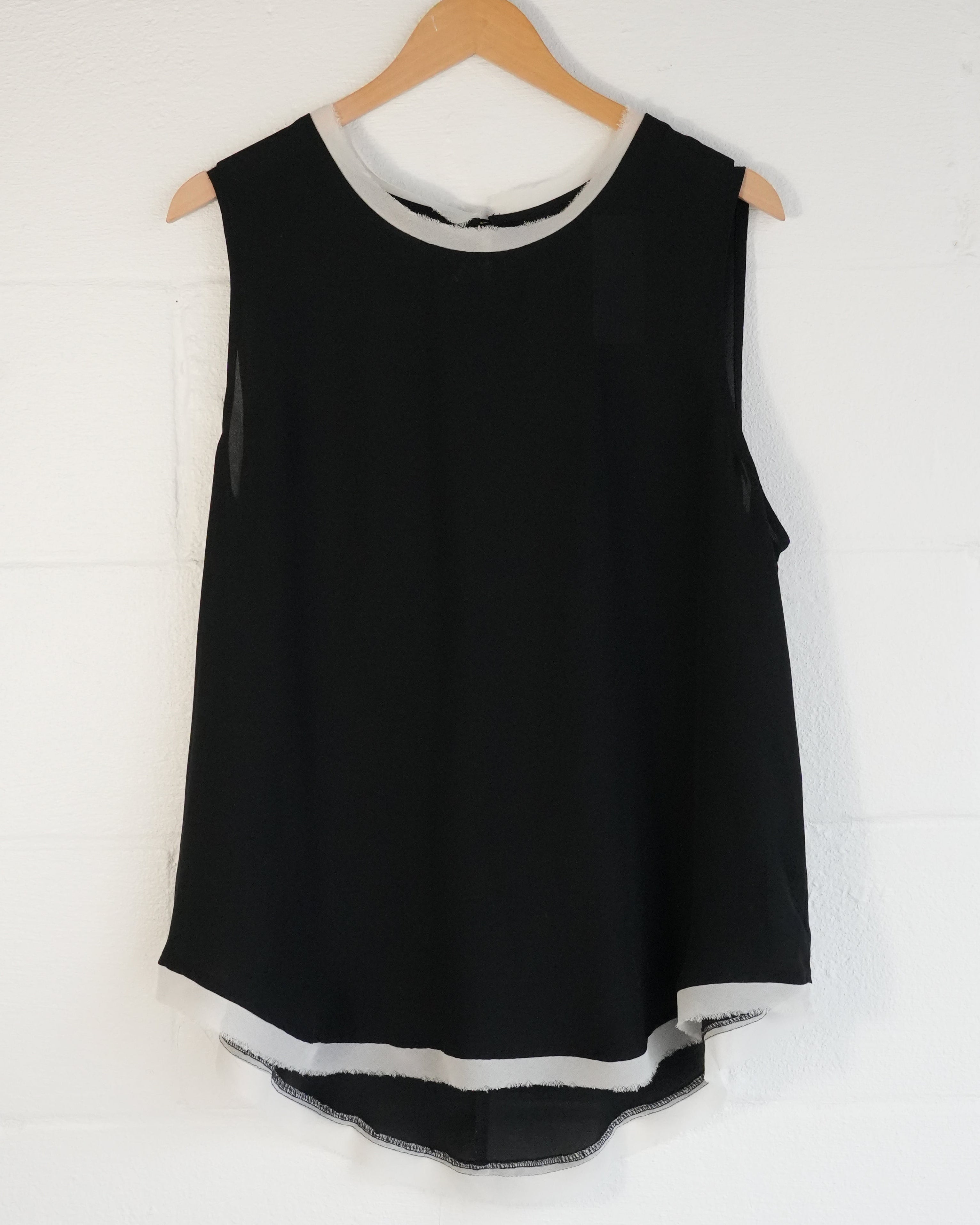Who What Wear Womens Sleeveless Layered Blouse Black White Medium Keyhole Back