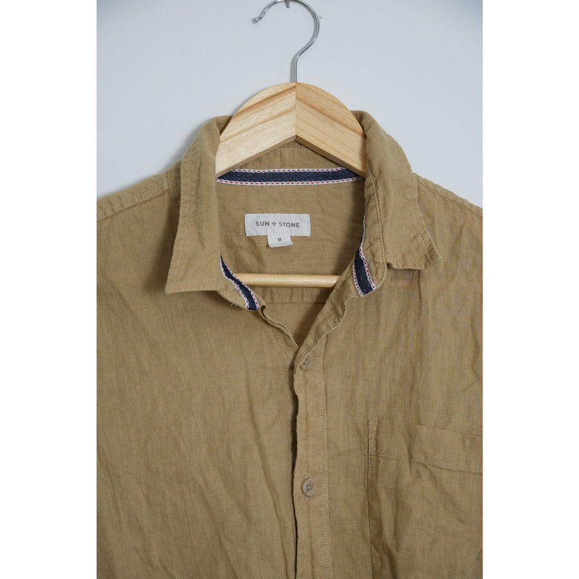 Sun and Stone Men’s Tan Linen Button Up Size medium