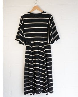 Who What Wear Striped Midi Dress Women Medium Black White Flutter Sleeve
