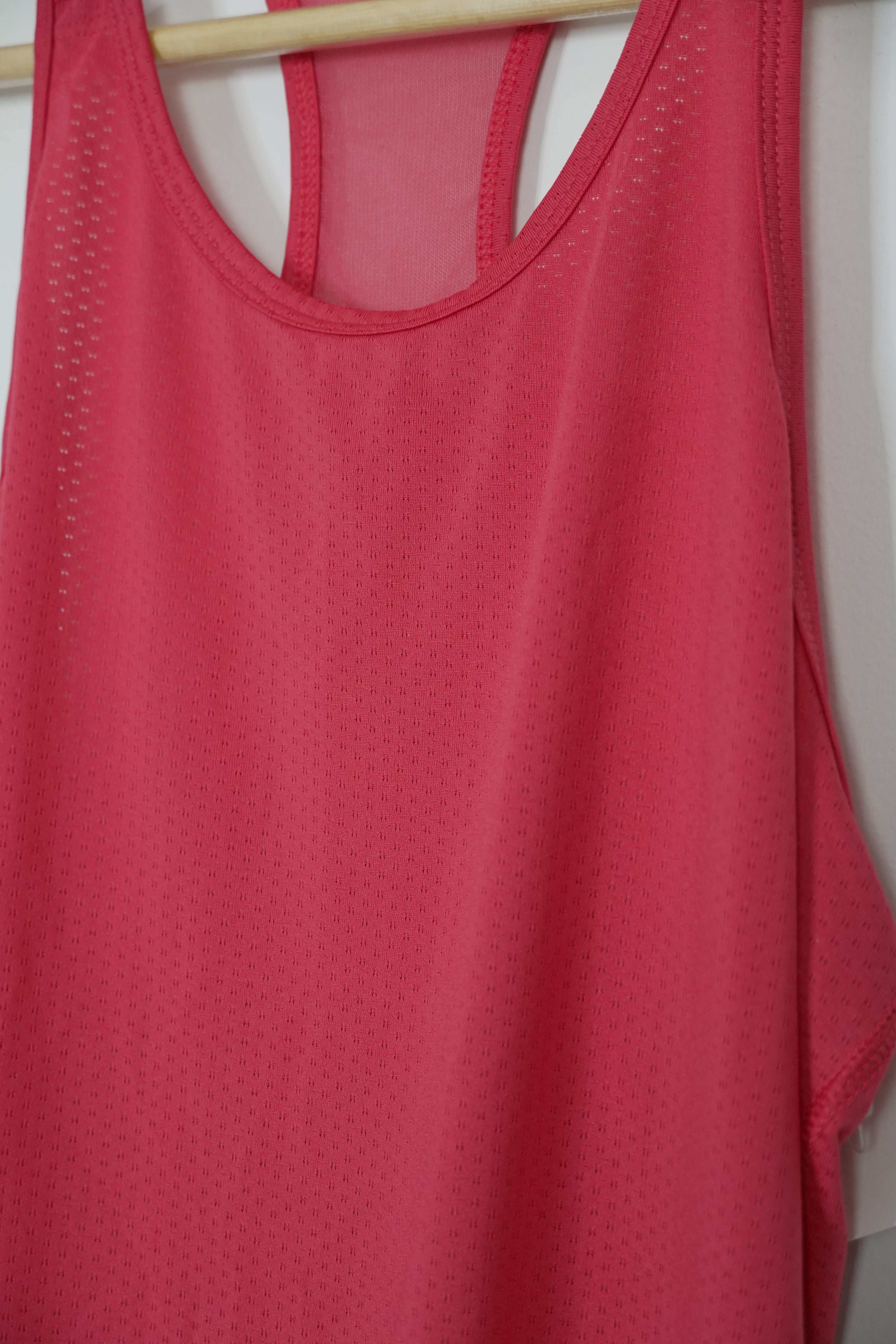 AVIA Pink Athletic Razorback Tank Top Size Small