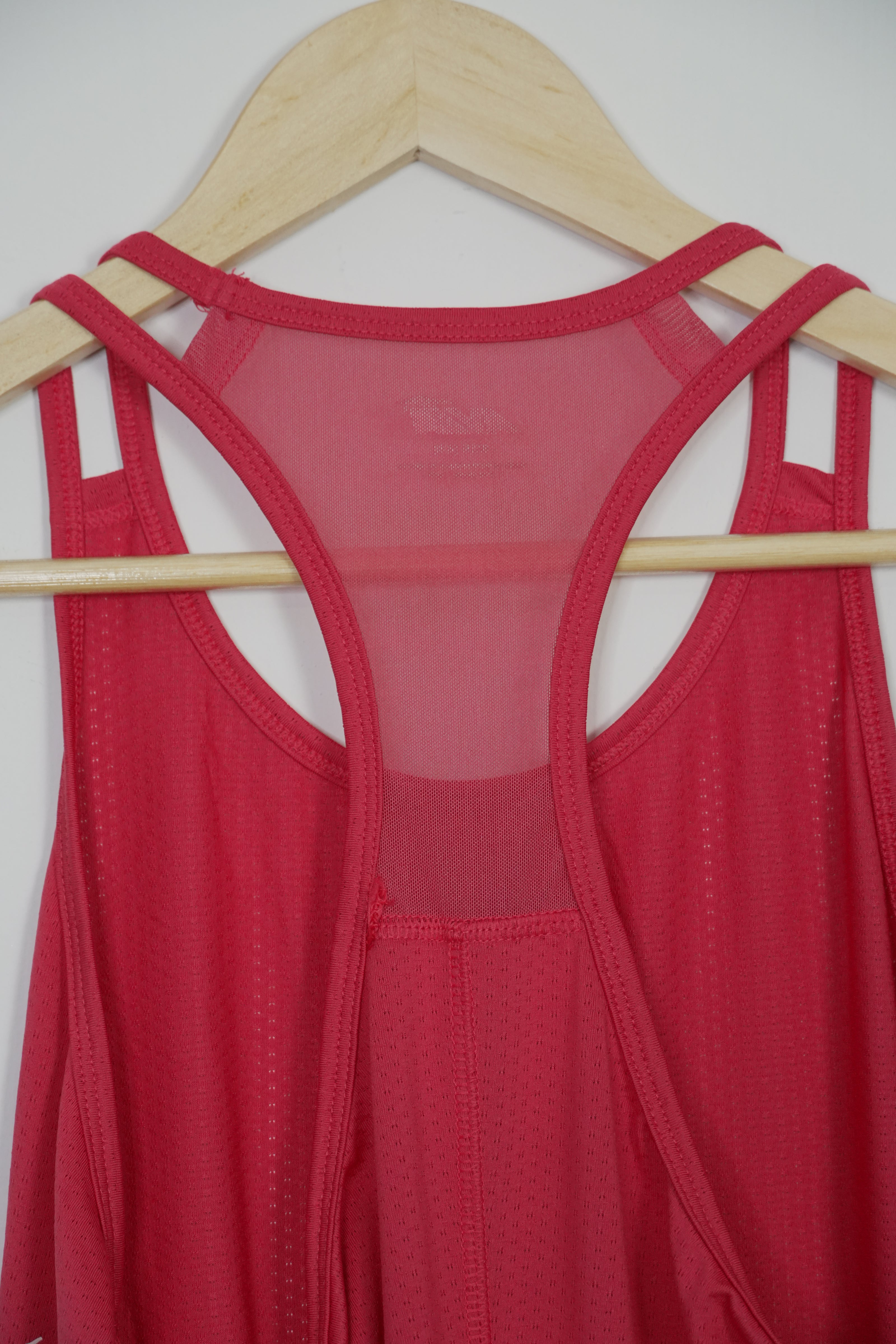 AVIA Pink Athletic Razorback Tank Top Size Small