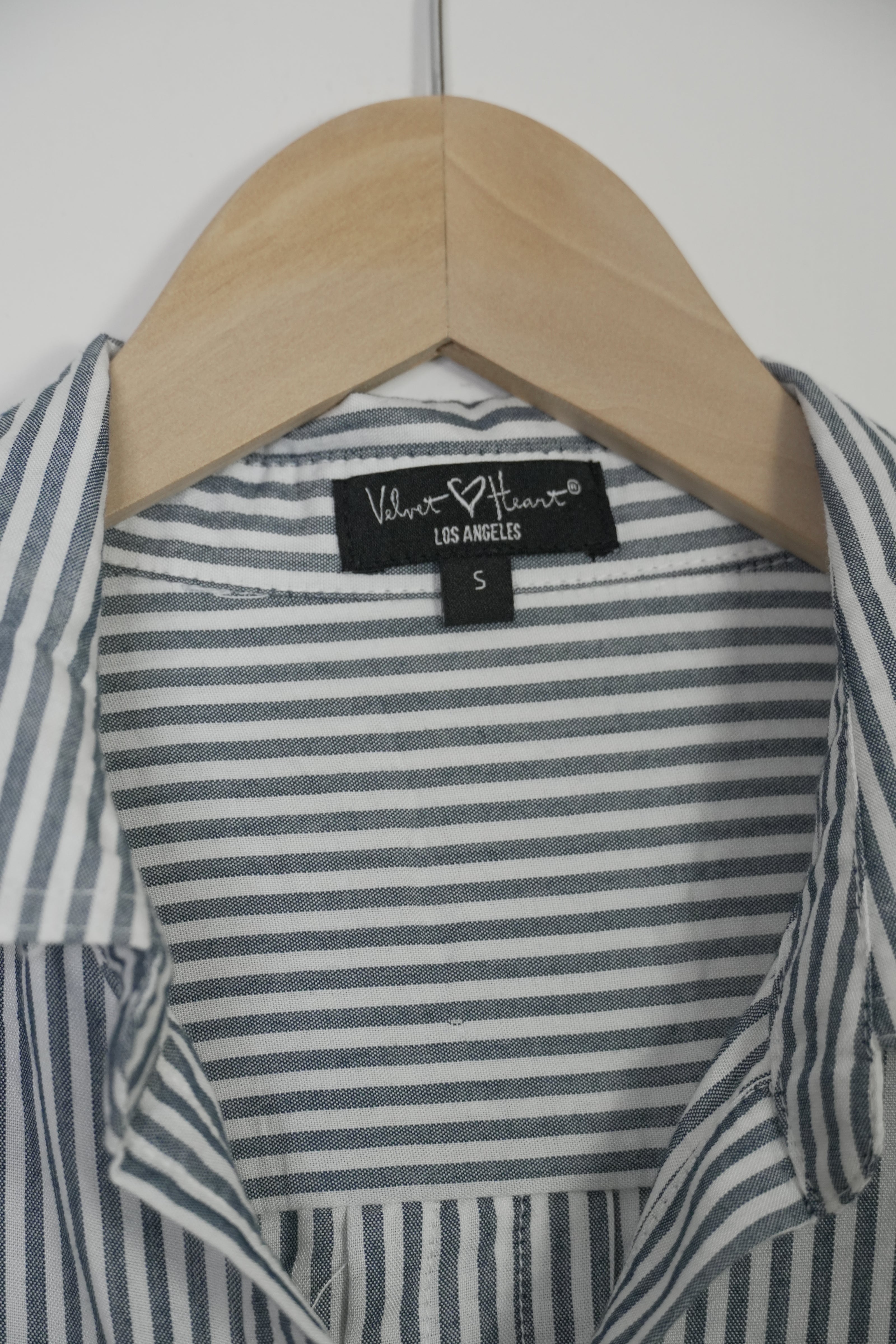 Grey Stripped Long Sleeve Button Up Blouse Size Small