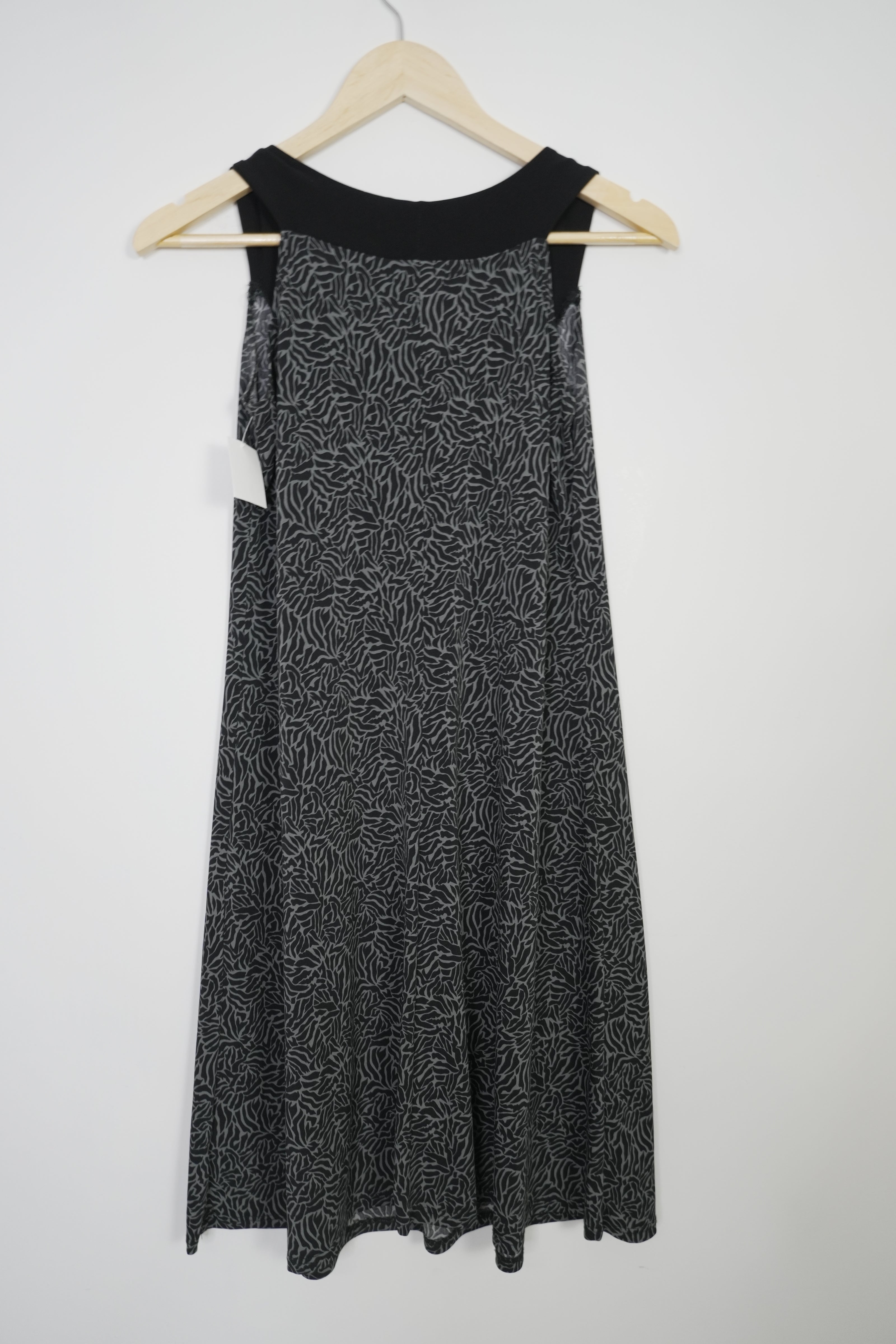 Ellen Parker Black and Grey Shift Dress Size Small