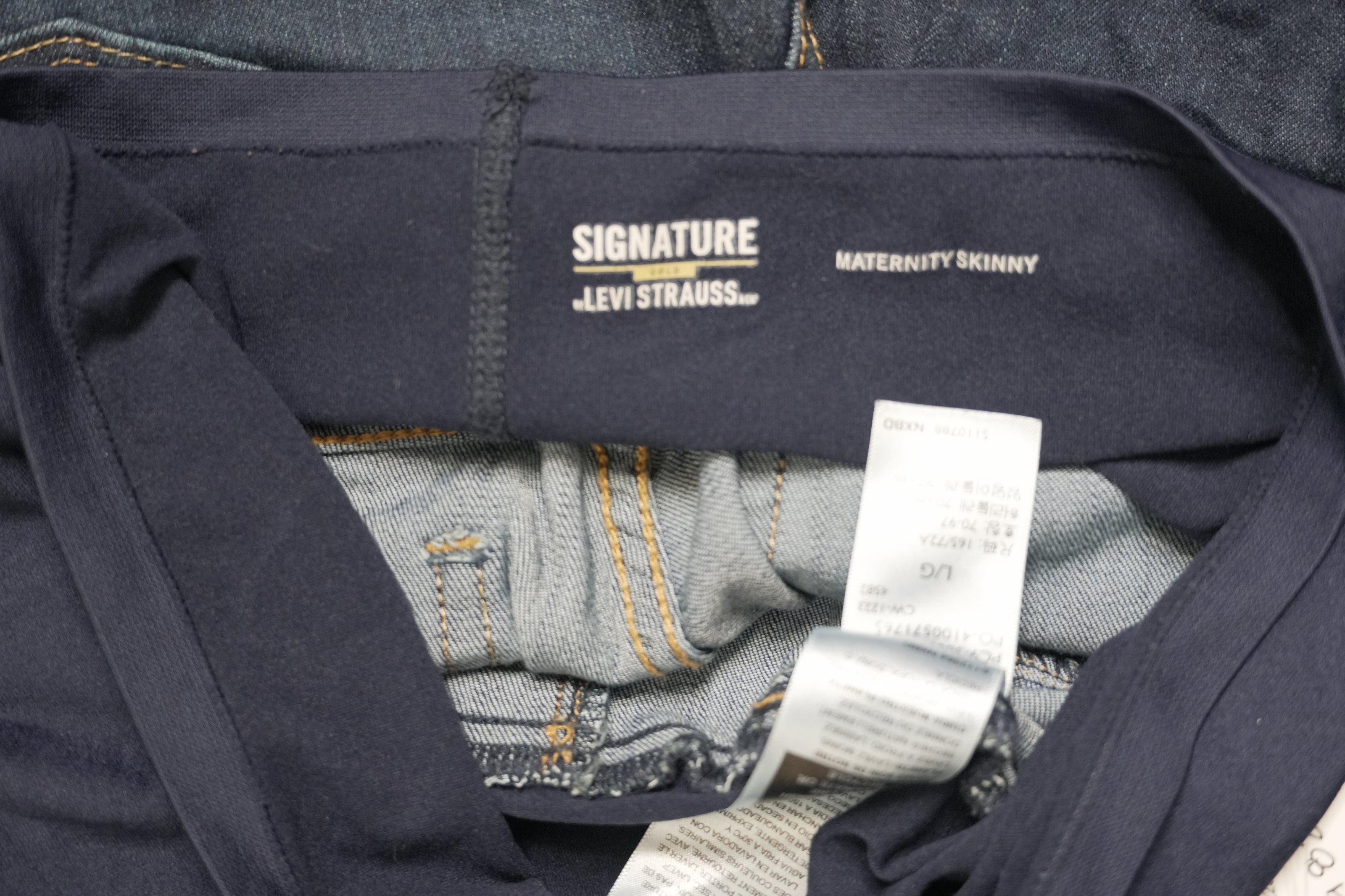Signature Levi Dark Wash Maternity Skinny Jeans Size Large