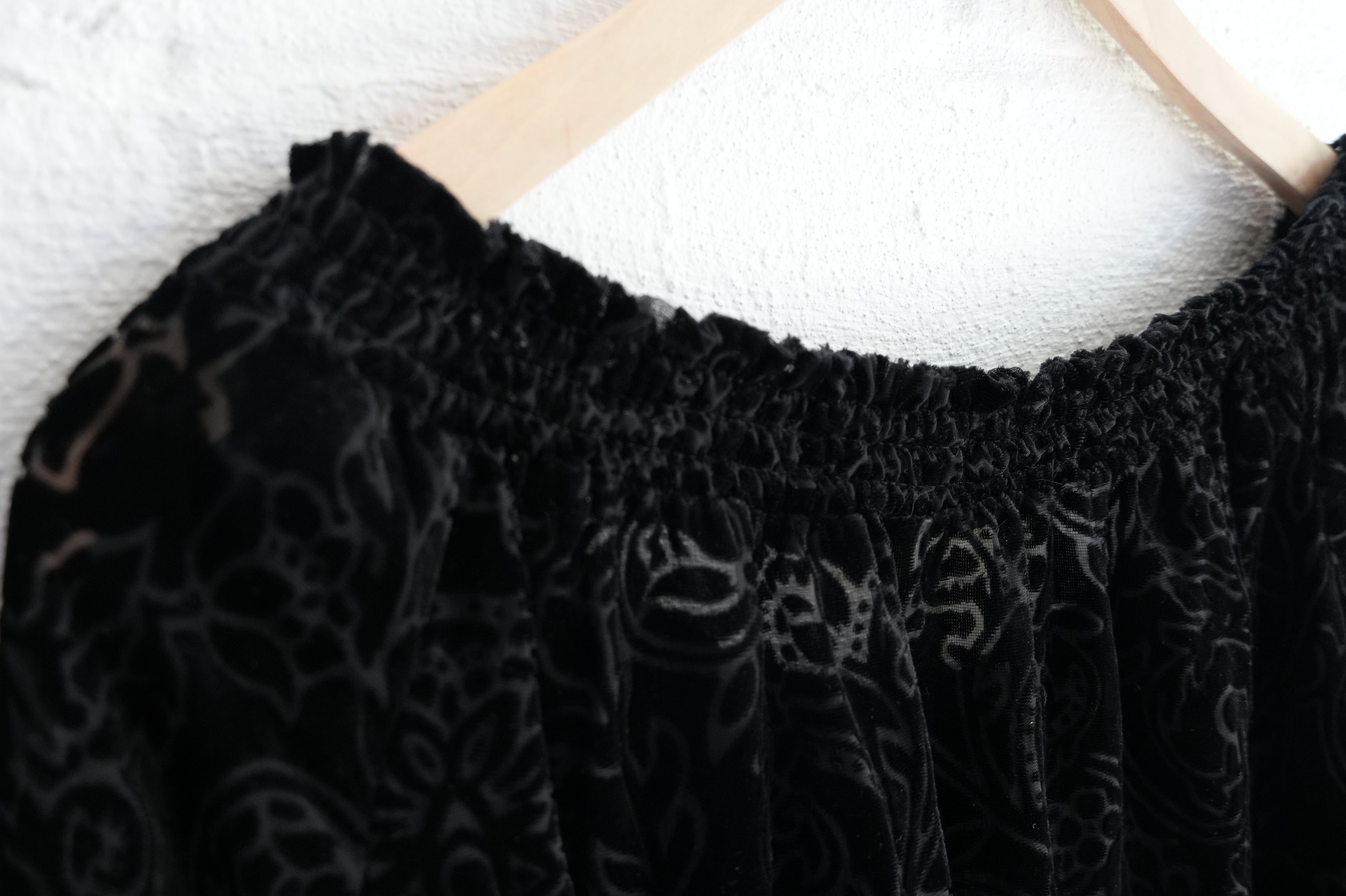 Tantrums Black Velvet Floral Burnout Off-Shoulder Top with Lace Trim Size Medium