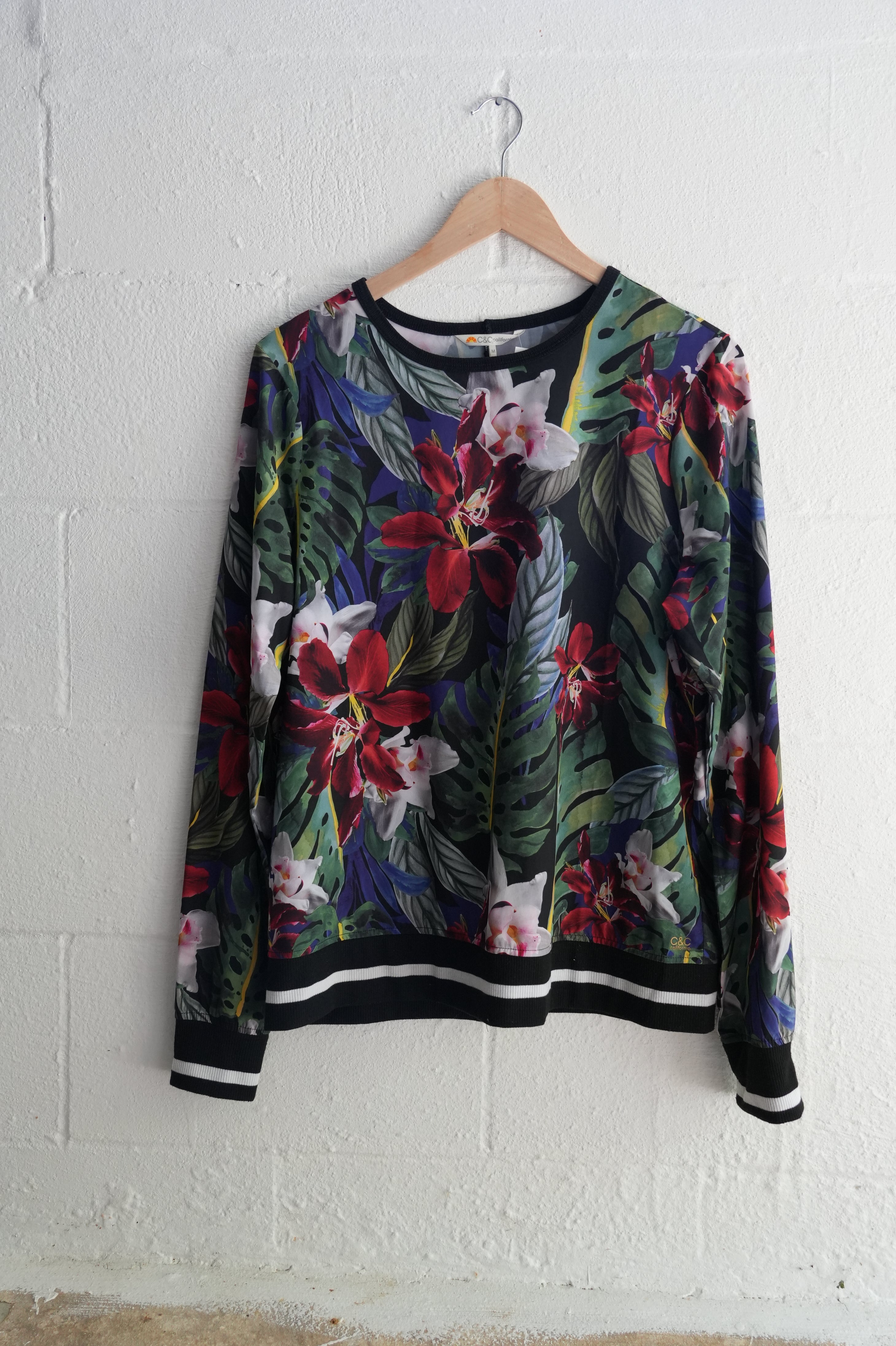 C&C California Black Multi-Color Floral Print Pullover Sweatshirt Size Medium