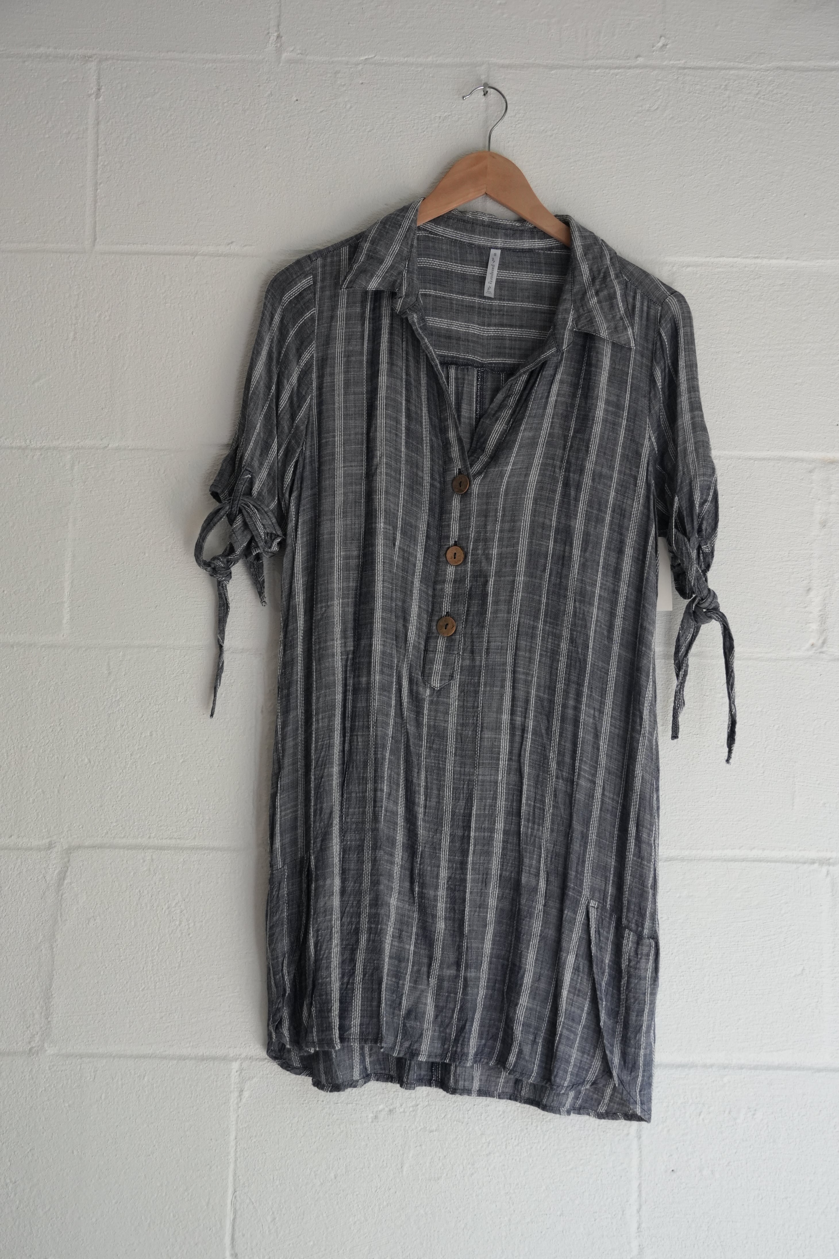 Passports Gray & White Striped Tunic Dress with Roll-Tab Sleeves and Wood Buttons Size Small