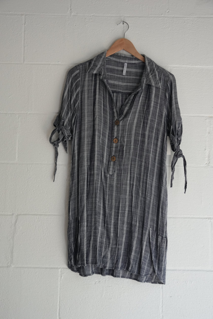 Passports Gray & White Striped Tunic Dress with Roll-Tab Sleeves and Wood Buttons Size Small