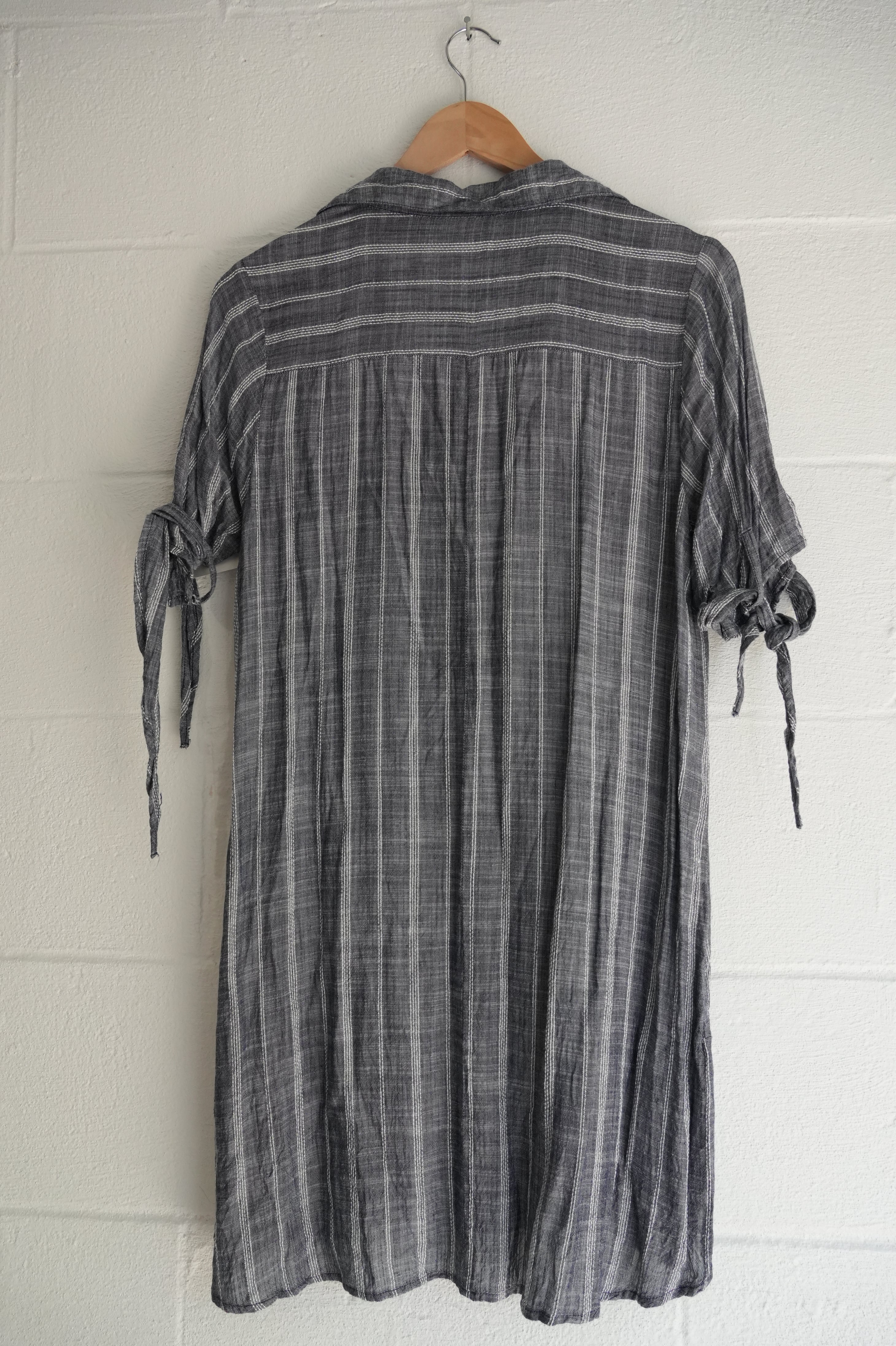 Passports Gray & White Striped Tunic Dress with Roll-Tab Sleeves and Wood Buttons Size Small