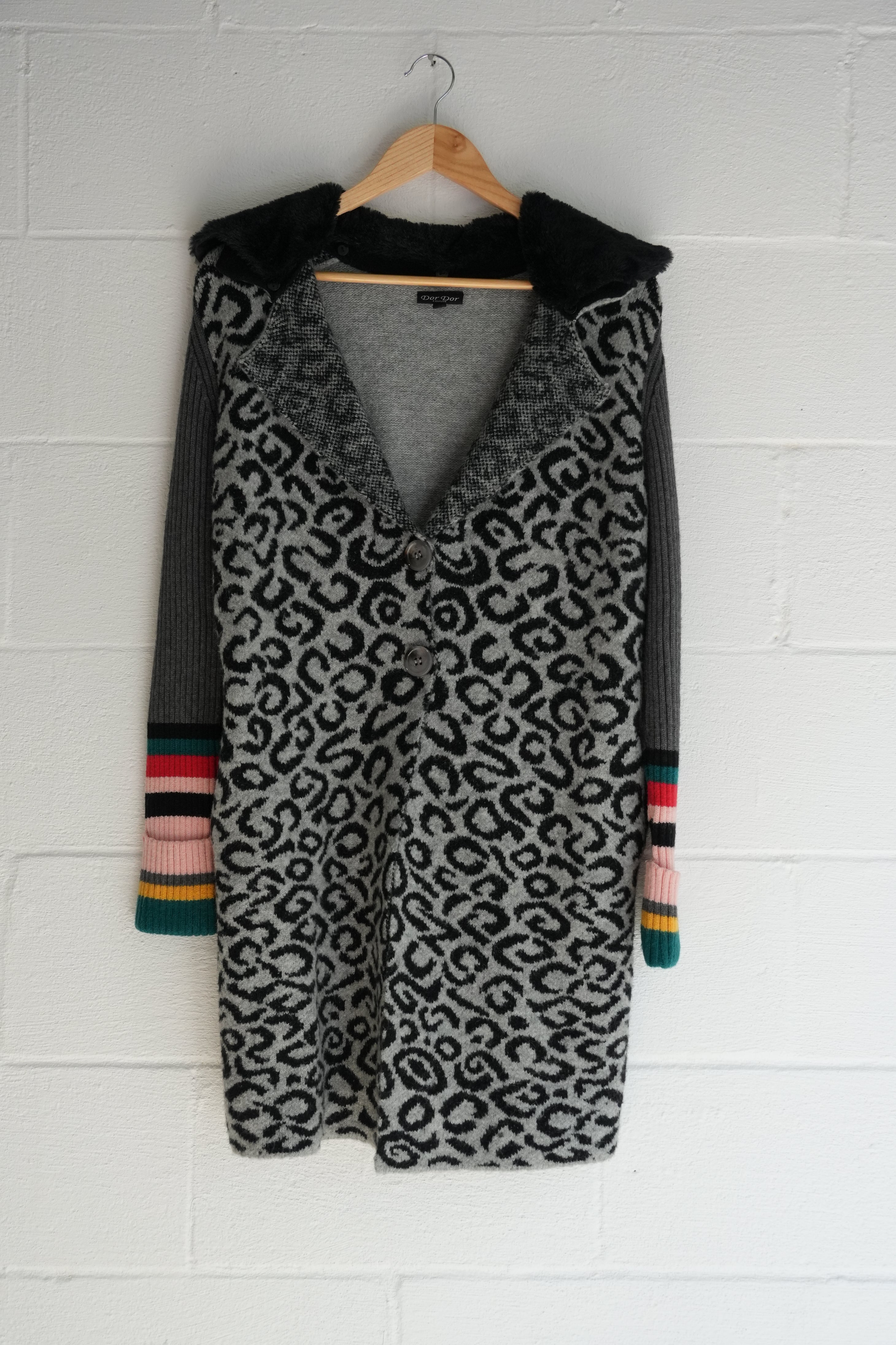 Dor Dor Couture Leopard Knit Cardigan Coat with Faux Fur Collar & Striped Cuffs Size Small