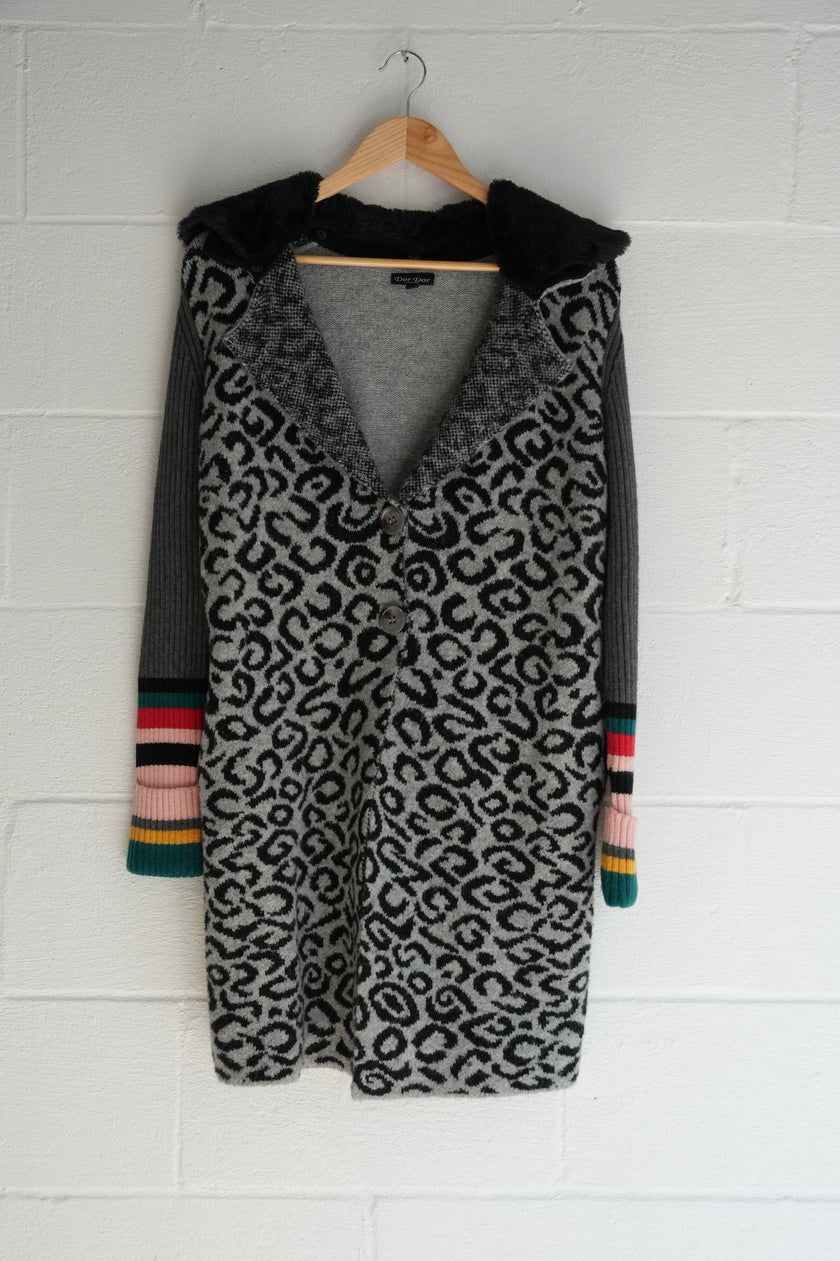 Dor Dor Couture Leopard Knit Cardigan Coat with Faux Fur Collar & Striped Cuffs Size Small