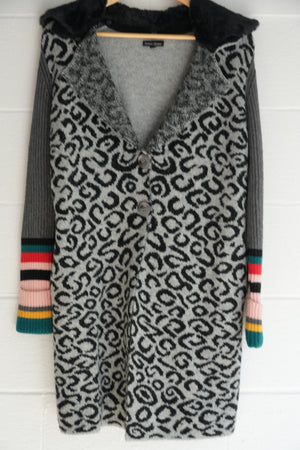 Dor Dor Couture Leopard Knit Cardigan Coat with Faux Fur Collar & Striped Cuffs Size Small