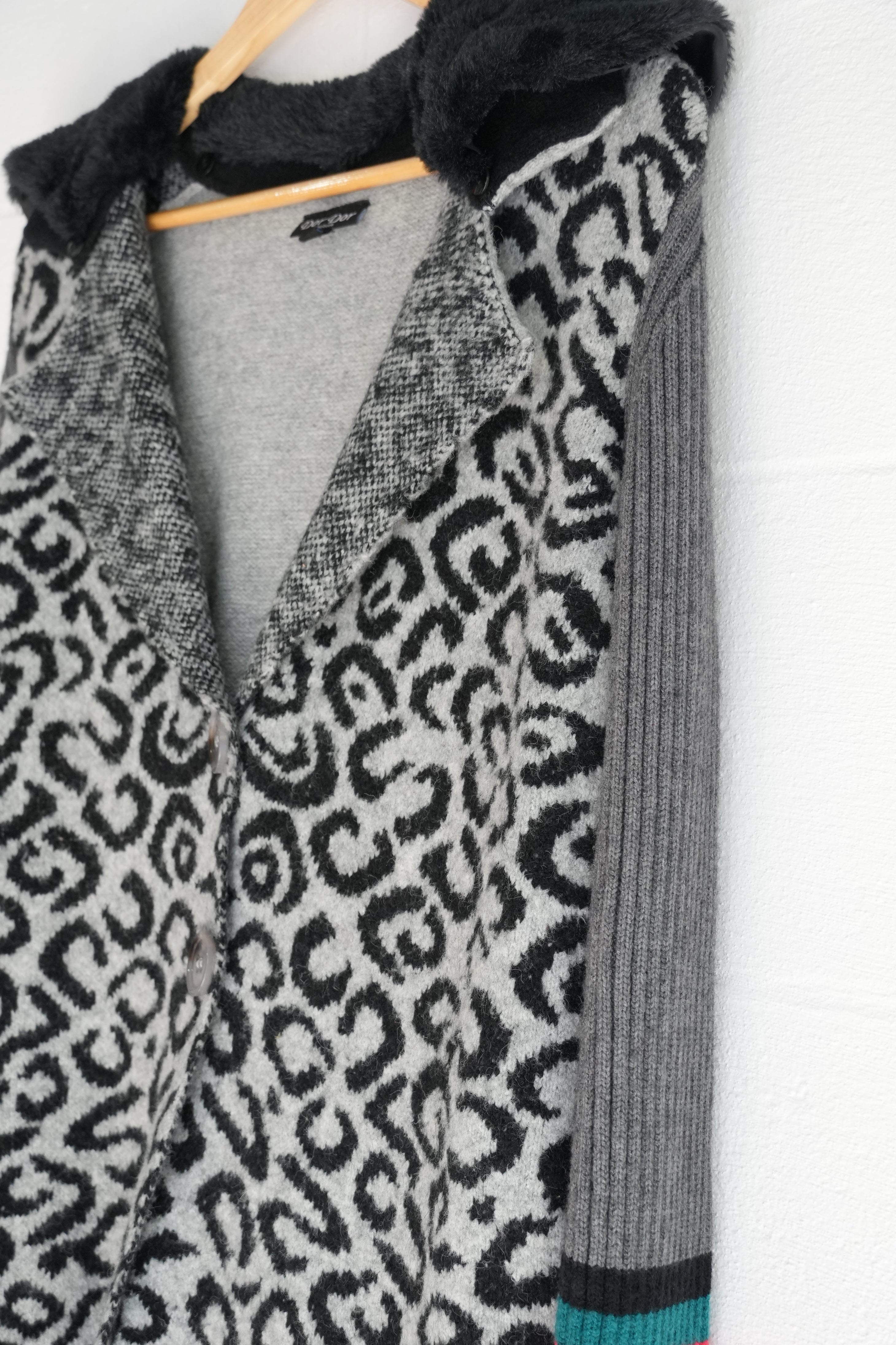 Dor Dor Couture Leopard Knit Cardigan Coat with Faux Fur Collar & Striped Cuffs Size Small