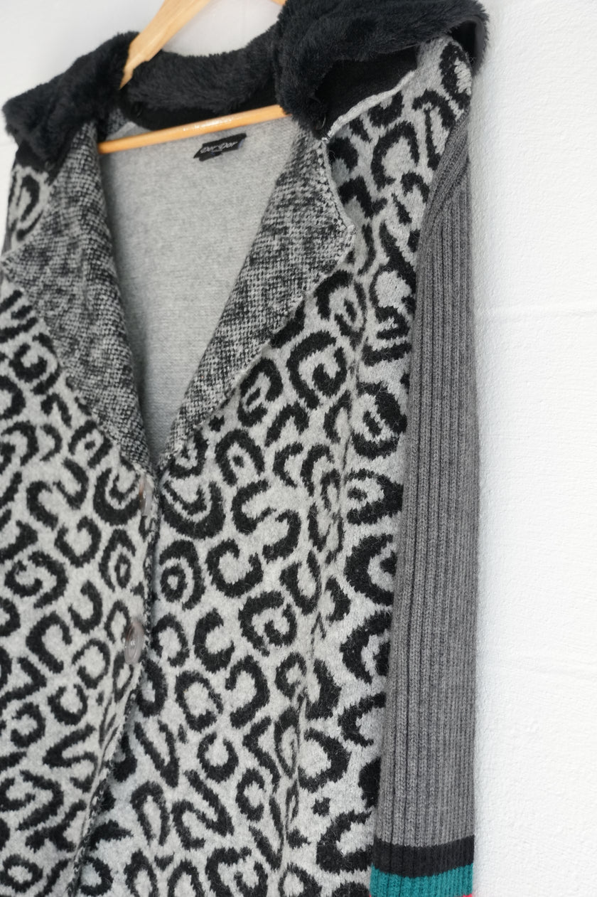 Dor Dor Couture Leopard Knit Cardigan Coat with Faux Fur Collar & Striped Cuffs Size Small