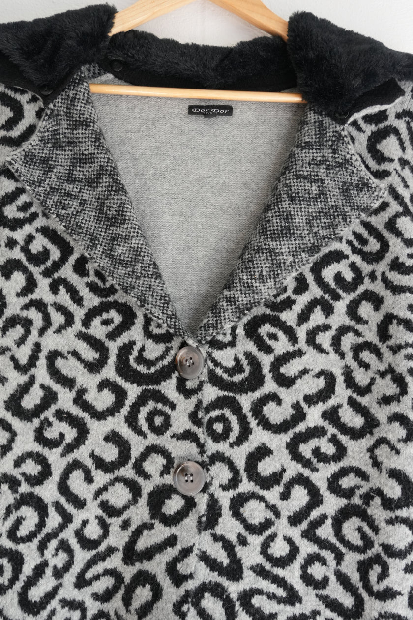 Dor Dor Couture Leopard Knit Cardigan Coat with Faux Fur Collar & Striped Cuffs Size Small