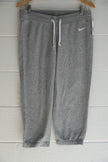 Nike Gray Cropped Fleece Capri Sweatpants with Swoosh Logo Size Medium