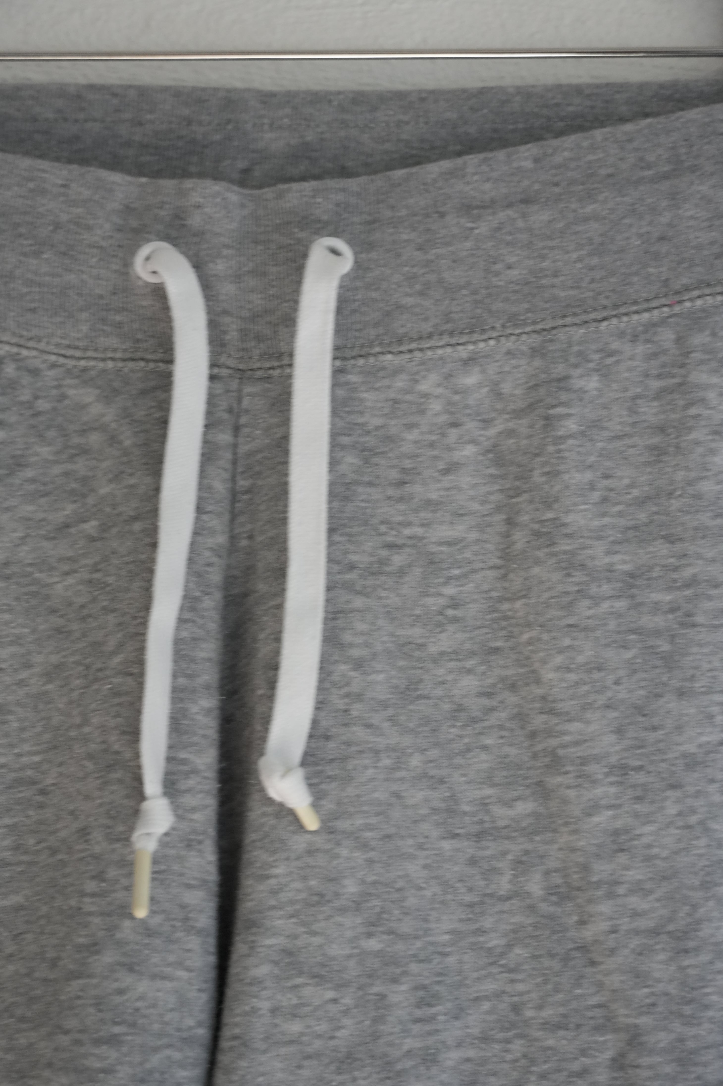 Nike Gray Cropped Fleece Capri Sweatpants with Swoosh Logo Size Medium