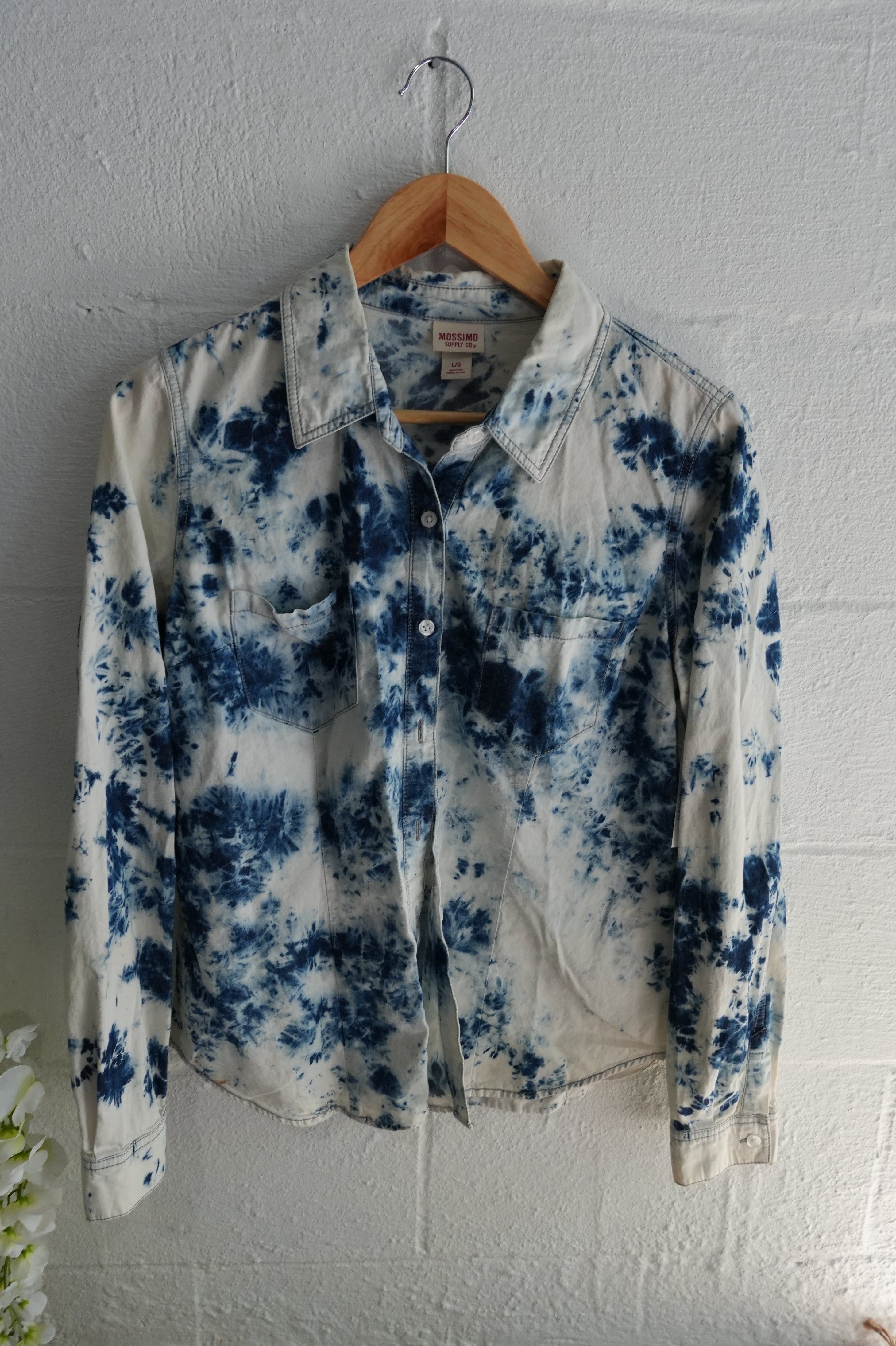 Mossimo Supply Co. Blue & White Tie-Dye Chambray Shirt Size Large