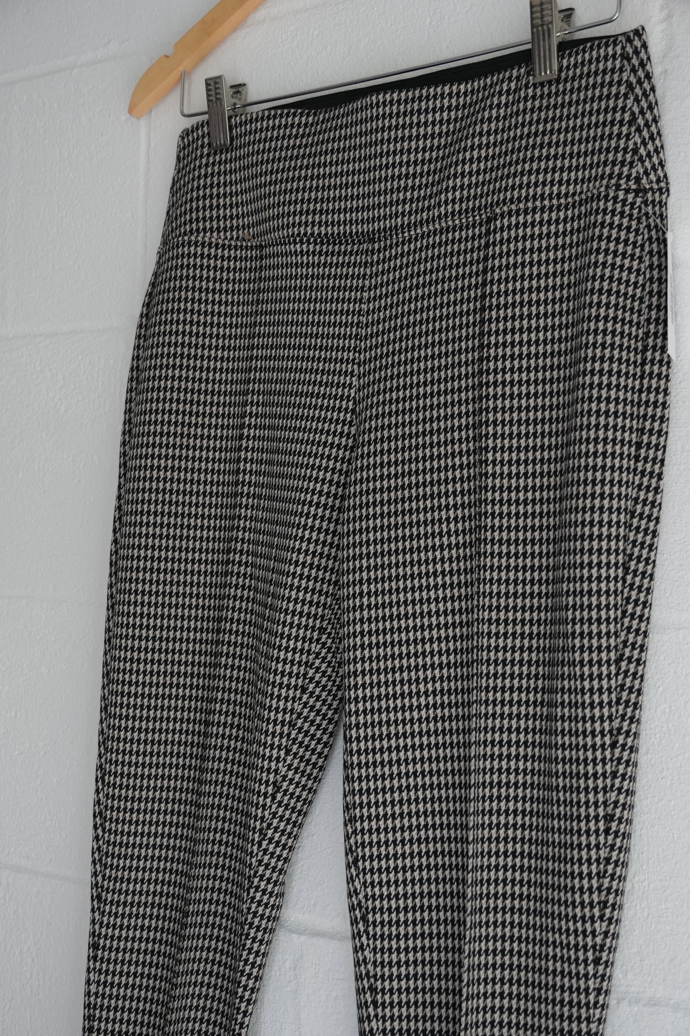 Houndstooth Pleated Slim Leg Trousers Size Medium