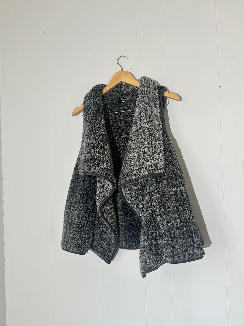 Fantastic Fawn Black Sherpa Sleeveless Size Large Cardigan