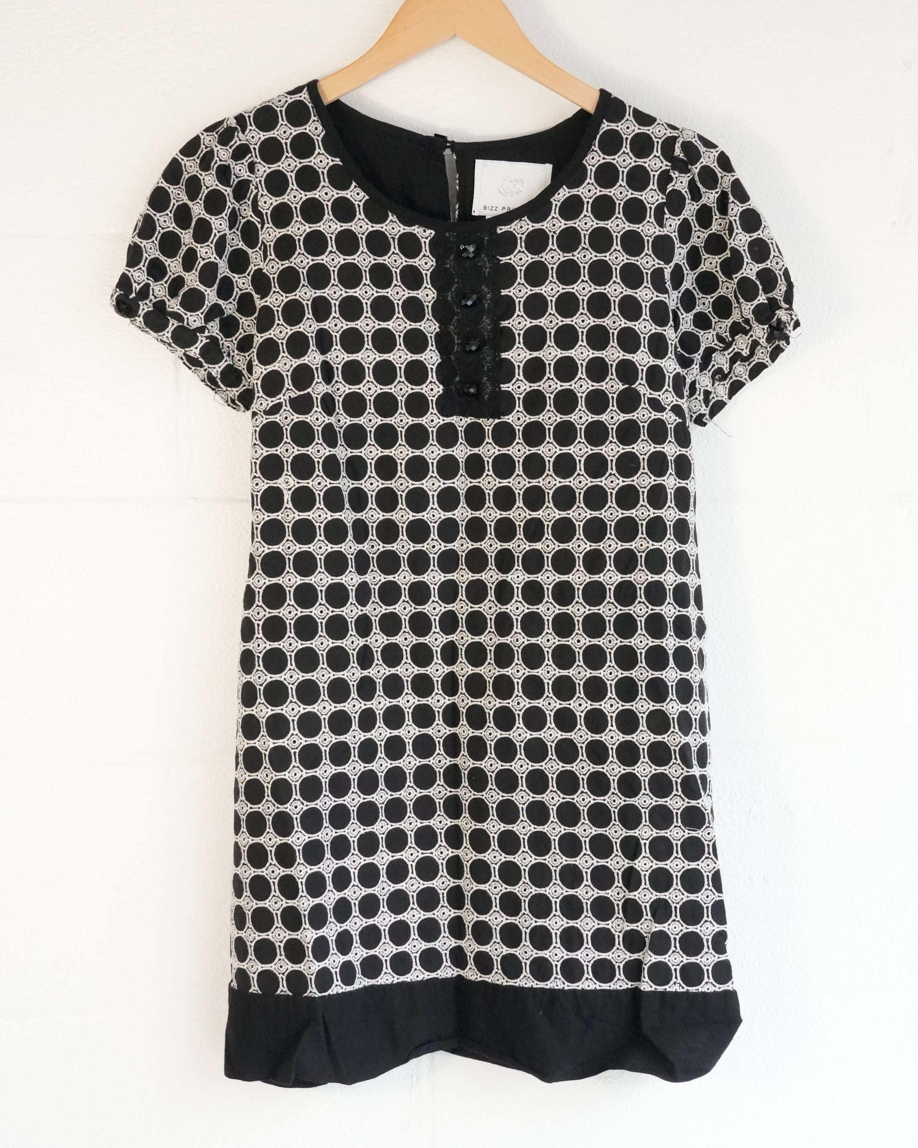 Bizz Princess Shift Mini Dress Women Medium Black White Geometric Embroidered Cotton
