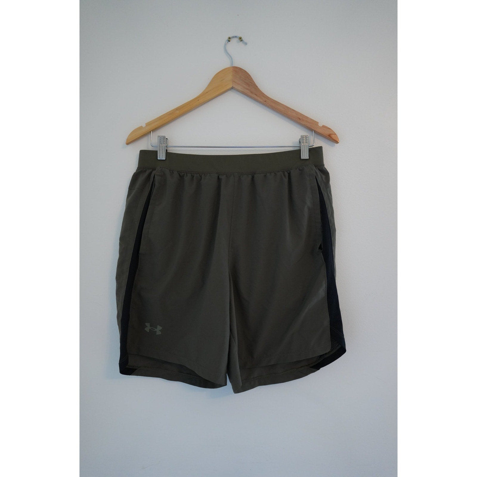 Under Armour Green Shorts Size Large