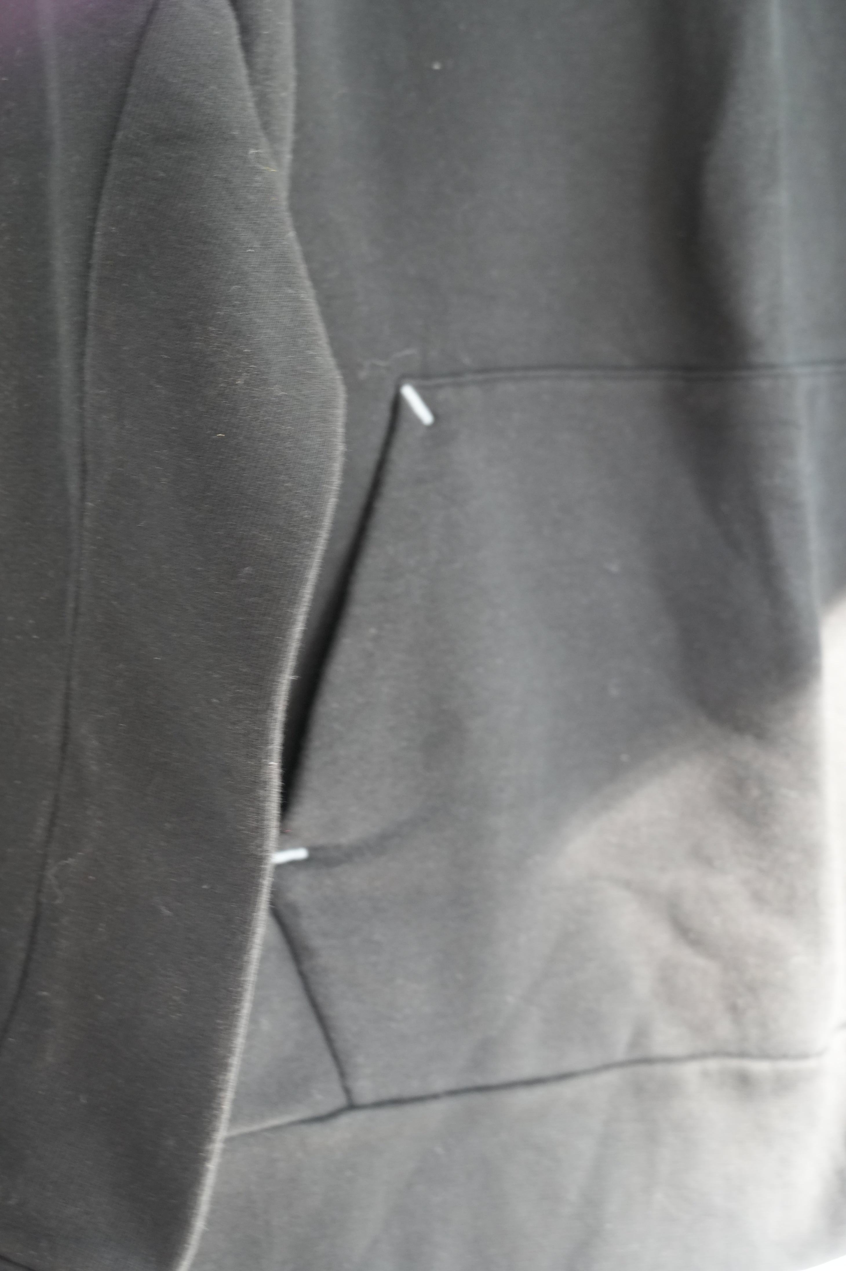 R Premium Black Sweatshirt Size Medium (38–40)