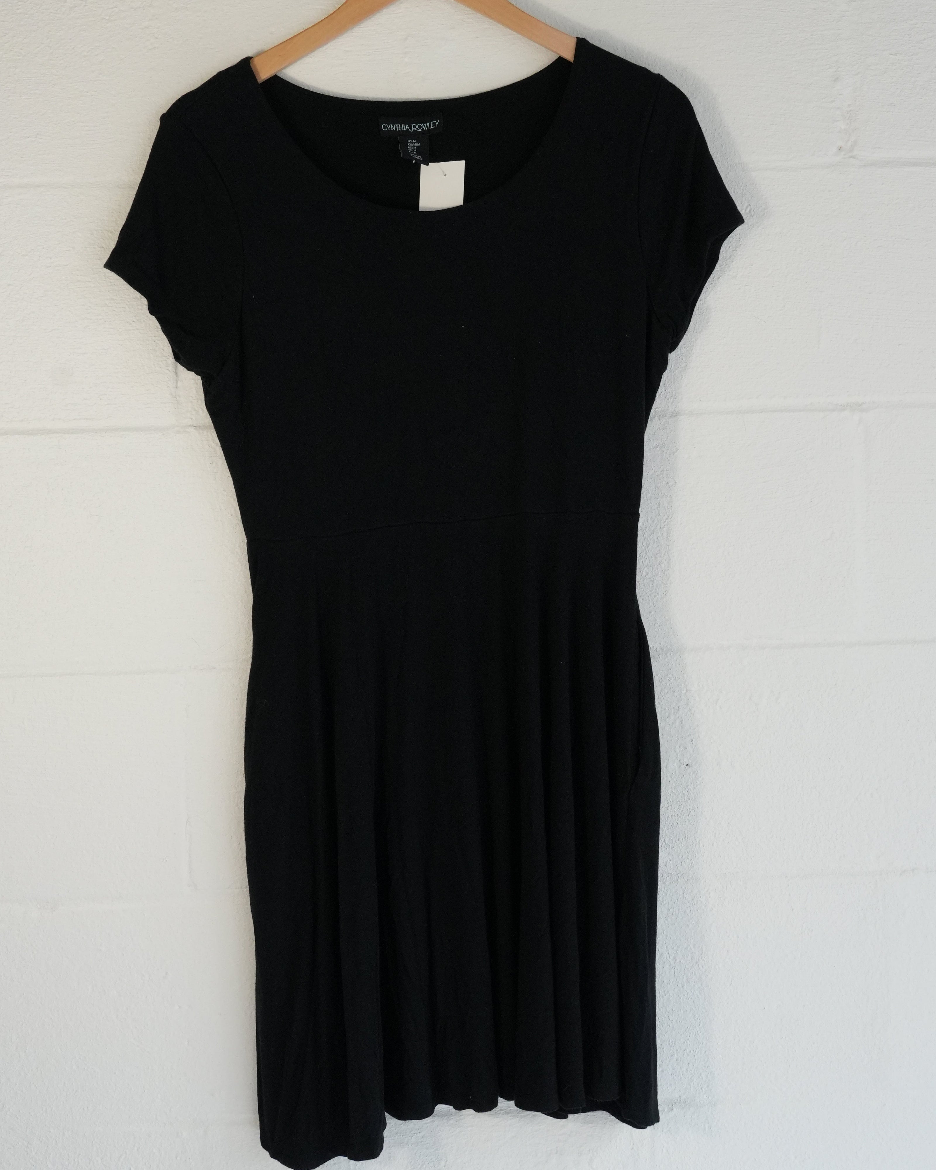 Cynthia Rowley Black Fit and Flare Short Sleeve Scoop Neck Midi Dress Womens M