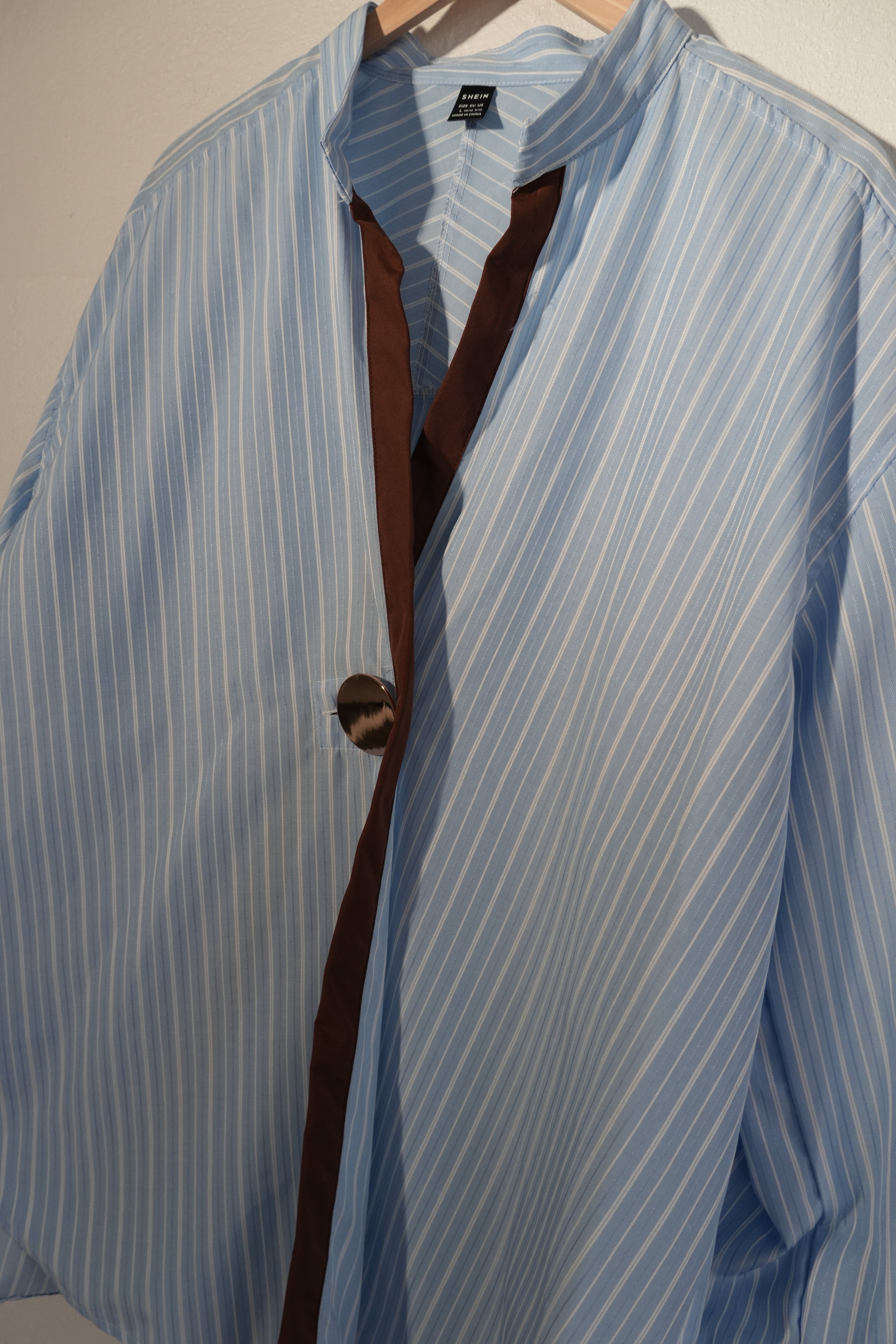 SHEIN Button Up Shirt Women Large Blue White Striped Contrast Trim Stand Collar