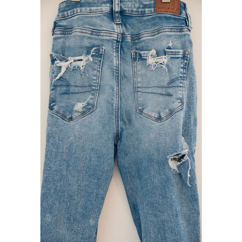 American Eagle Medium Wash Super Hi-Rise Distressed Jeggings Size 00
