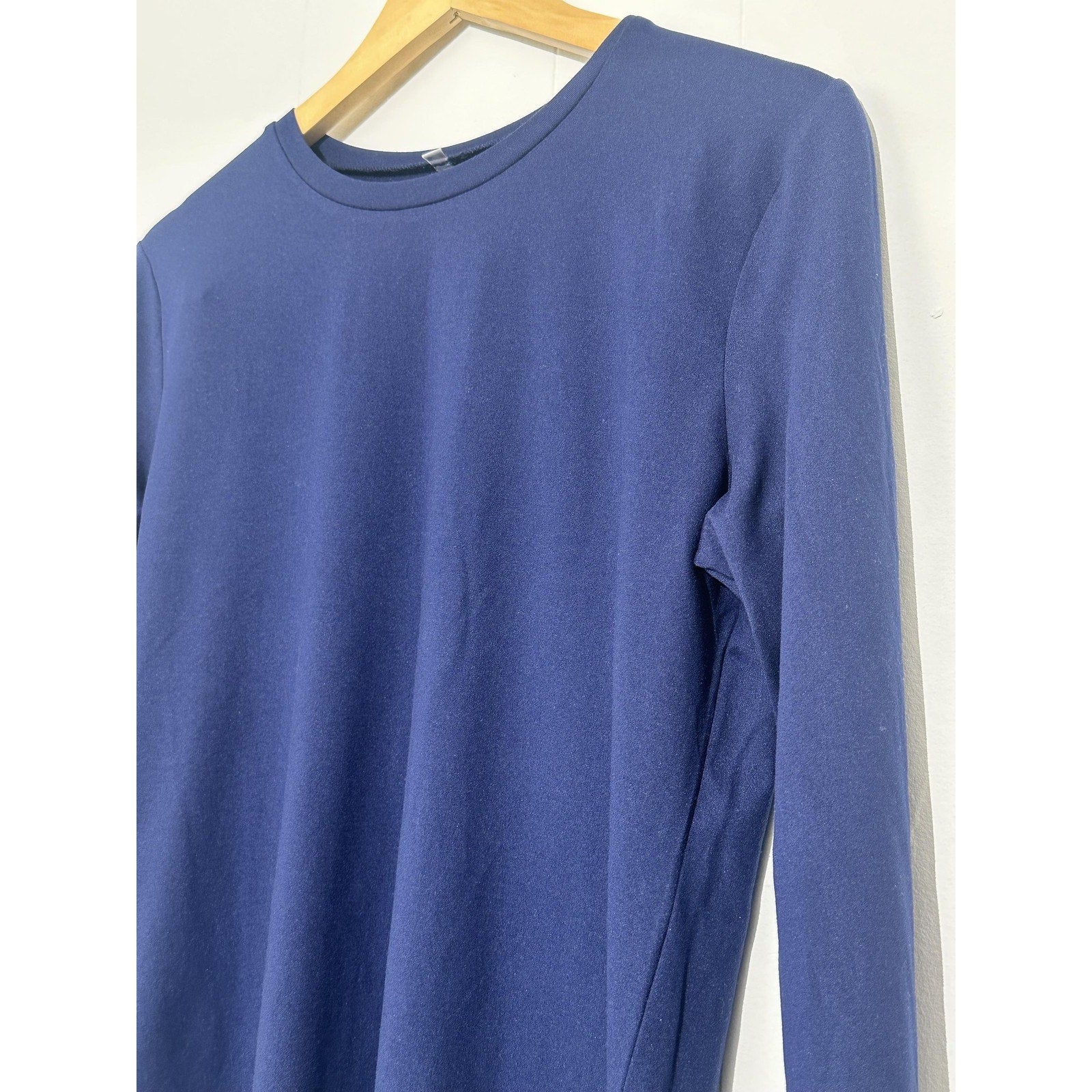 Solid Blue Long Sleeve Shirt Women's Medium Crew Neck Basic Tee Layering Top