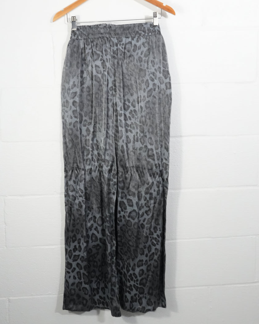 New Roni Wide Leg Pants Women Extra Large Gray Leopard Print Metallic Elastic