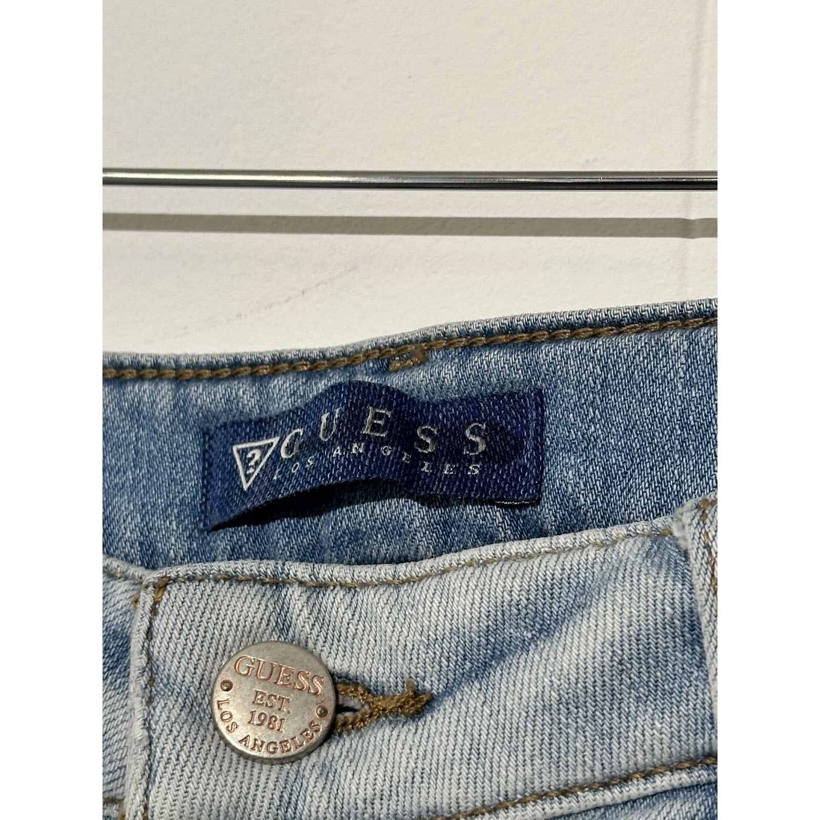 Guess Boyfriend Jeans Womens smallBlue Light Wash Distressed Cuffed Mid Rise