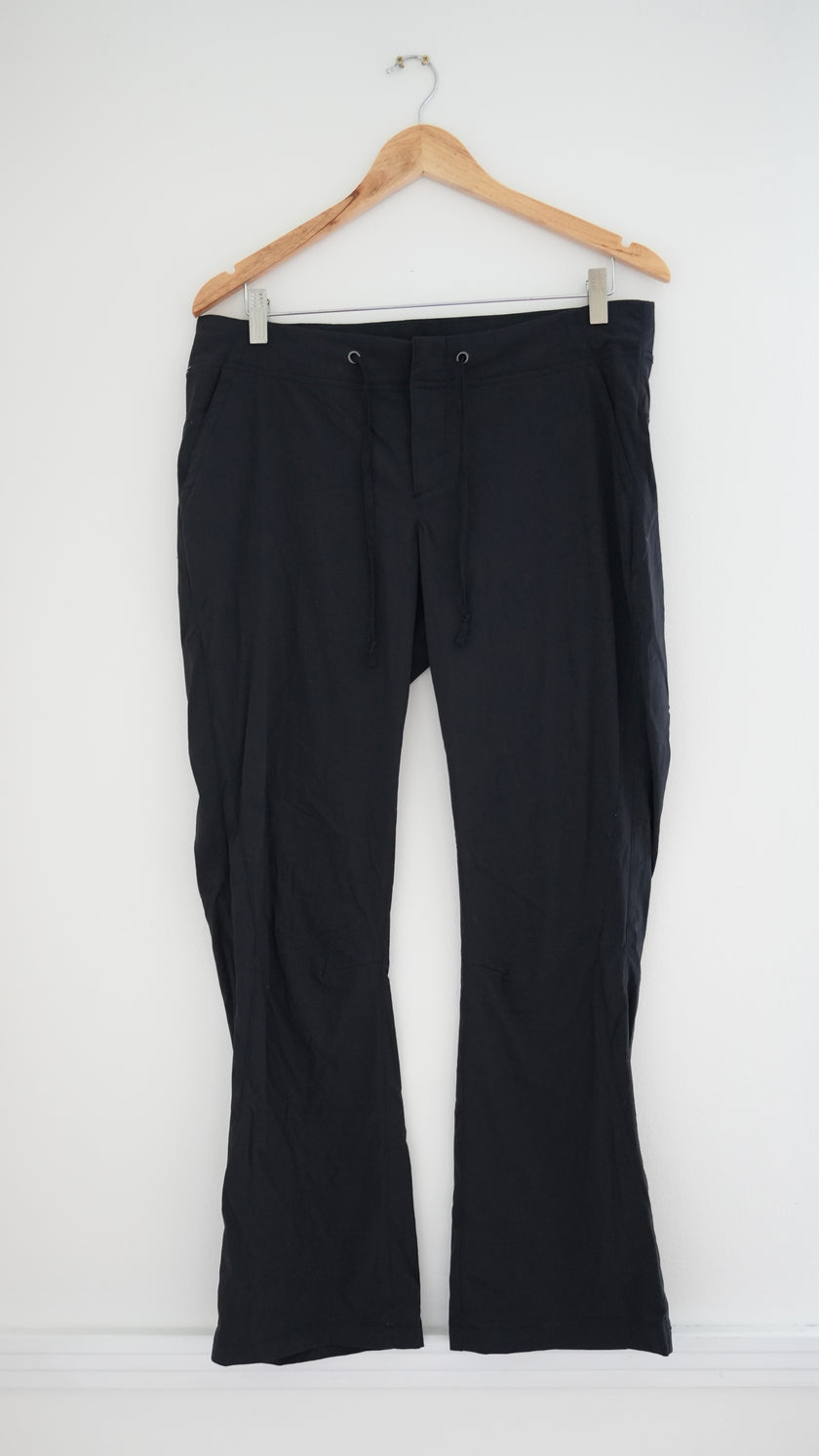 Columbia Black Joggers - Size 10 Short