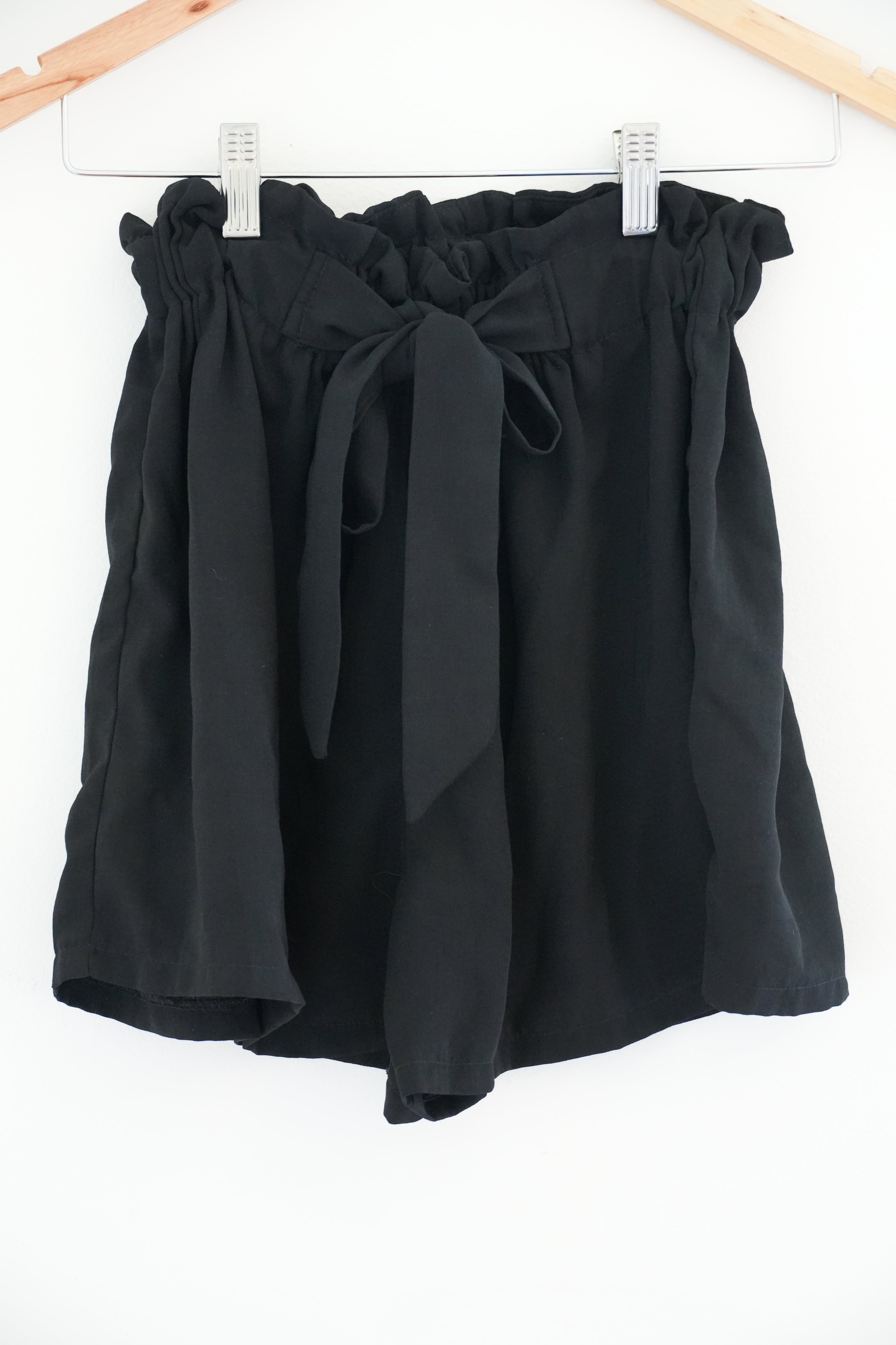 Shein Black Belted Shorts Size Medium
