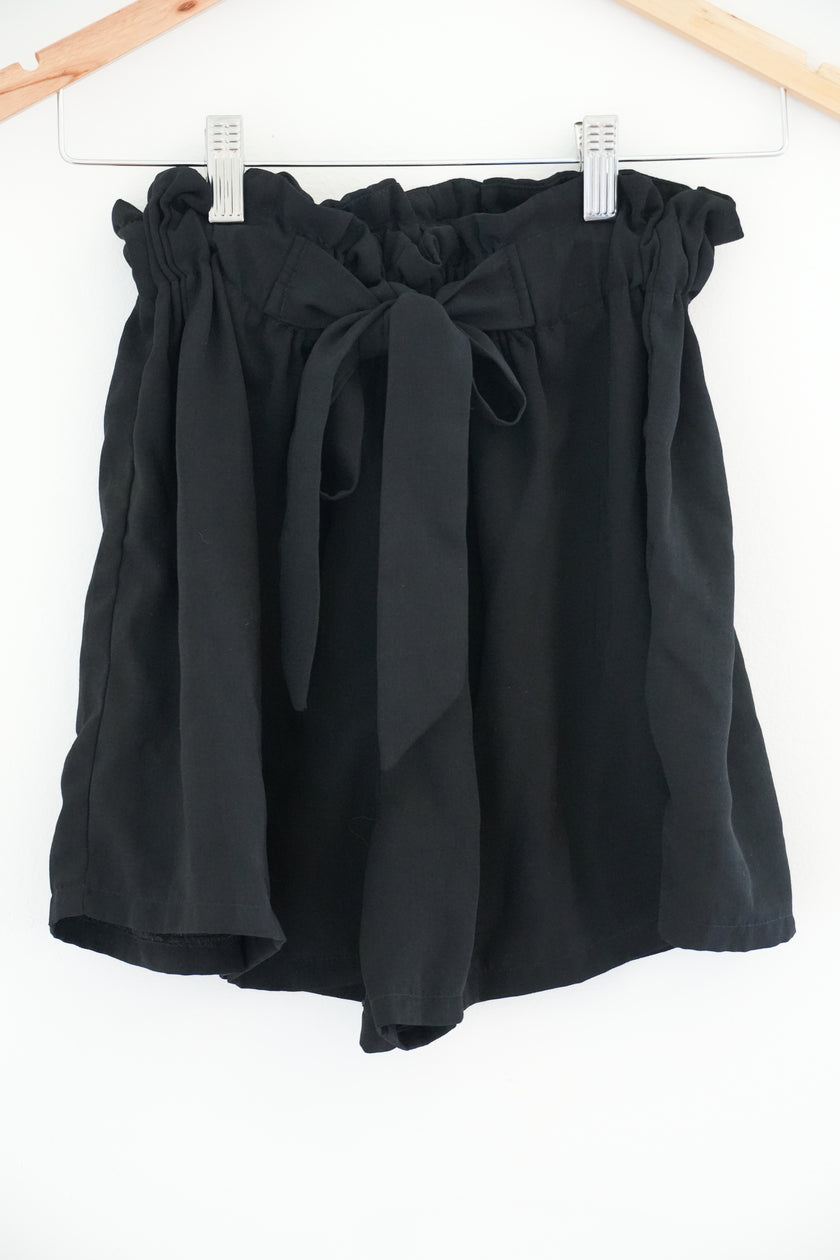 Shein Black Belted Shorts Size Medium
