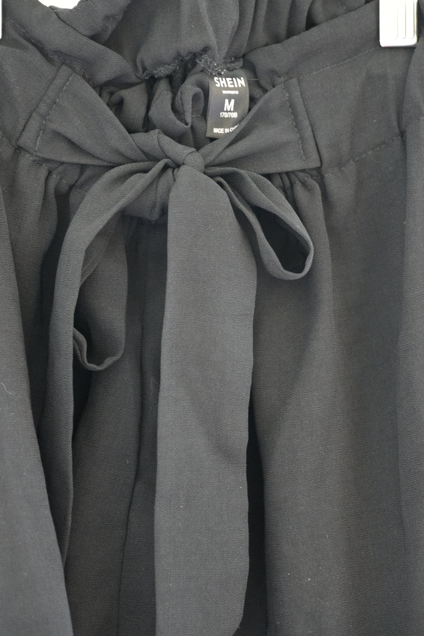 Shein Black Belted Shorts Size Medium