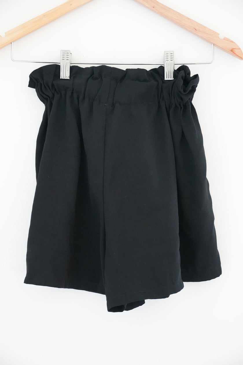 Shein Black Belted Shorts Size Medium