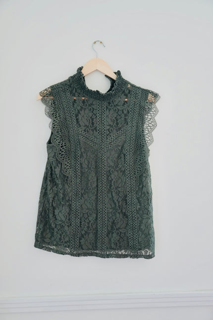 Cable & Gauge Sage Lace Tank Top Size Large