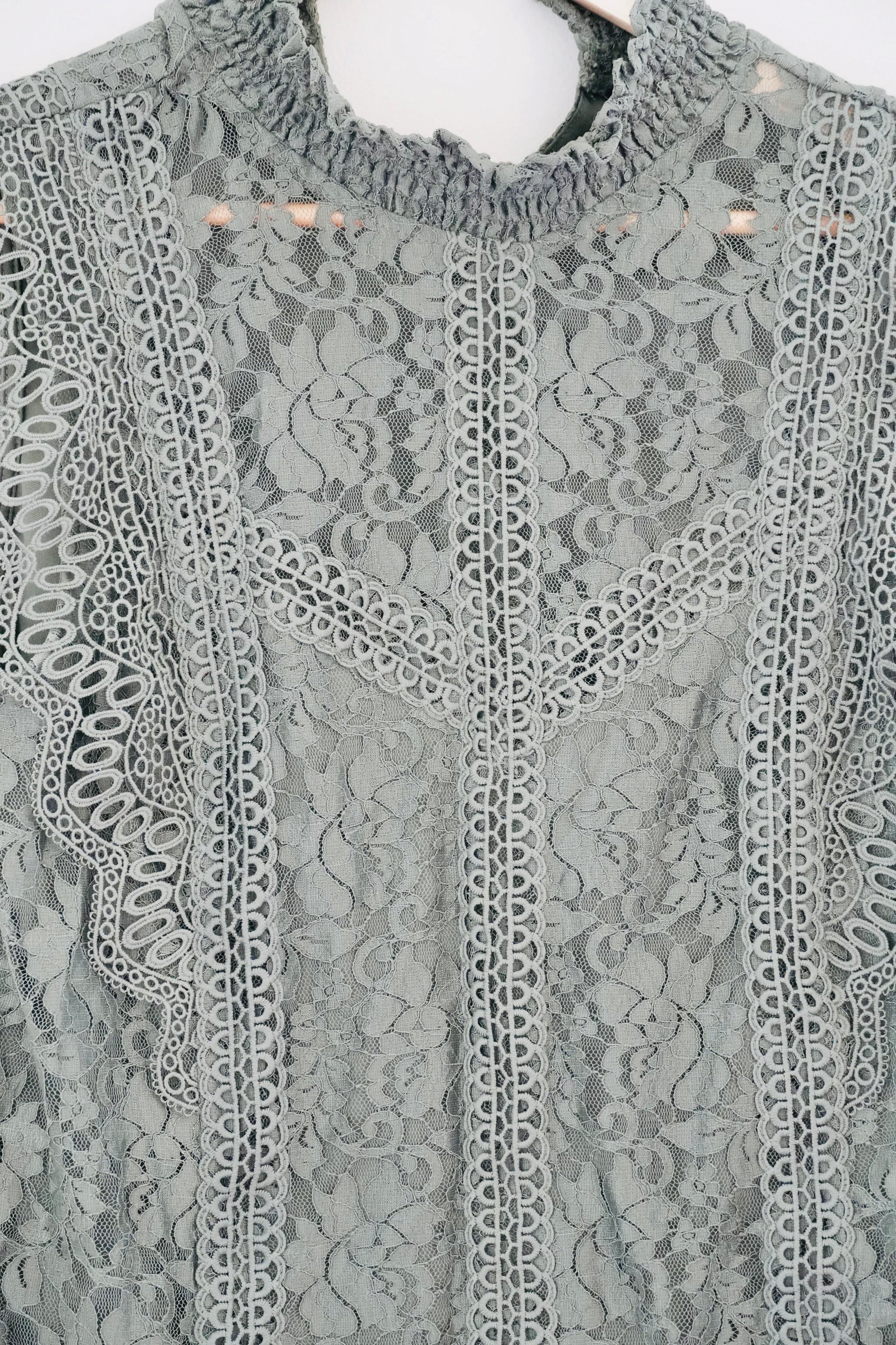 Cable & Gauge Sage Lace Tank Top Size Large