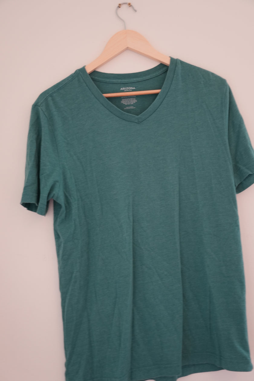 Men’s Arizona V-Neck T-Shirt Size Medium