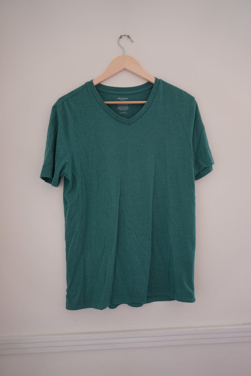 Men’s Arizona V-Neck T-Shirt Size Medium