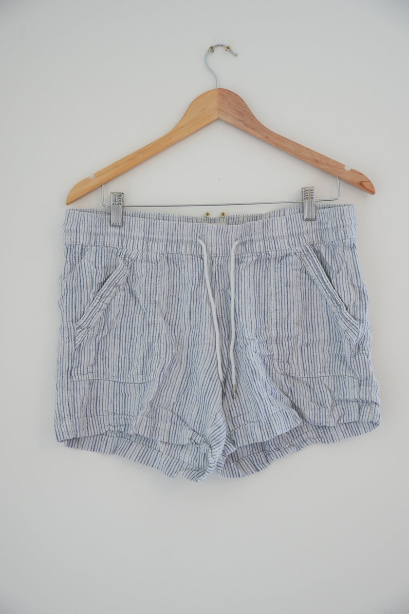 St. John’s Bay Blue Stripped Shorts Size Medium