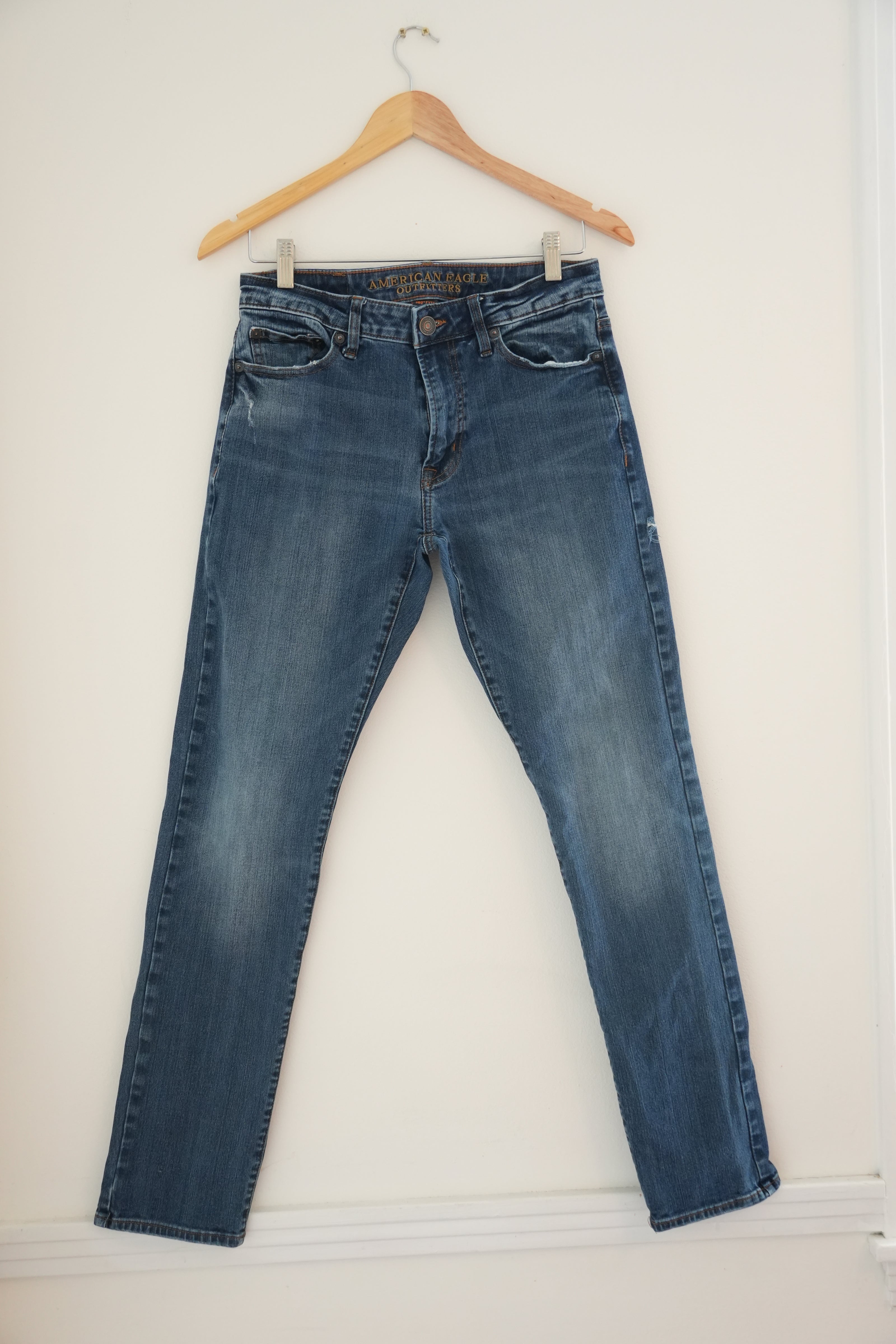 Men’s American Eagle Slim Cut Distressed Dark Was Jeans Size 30/32