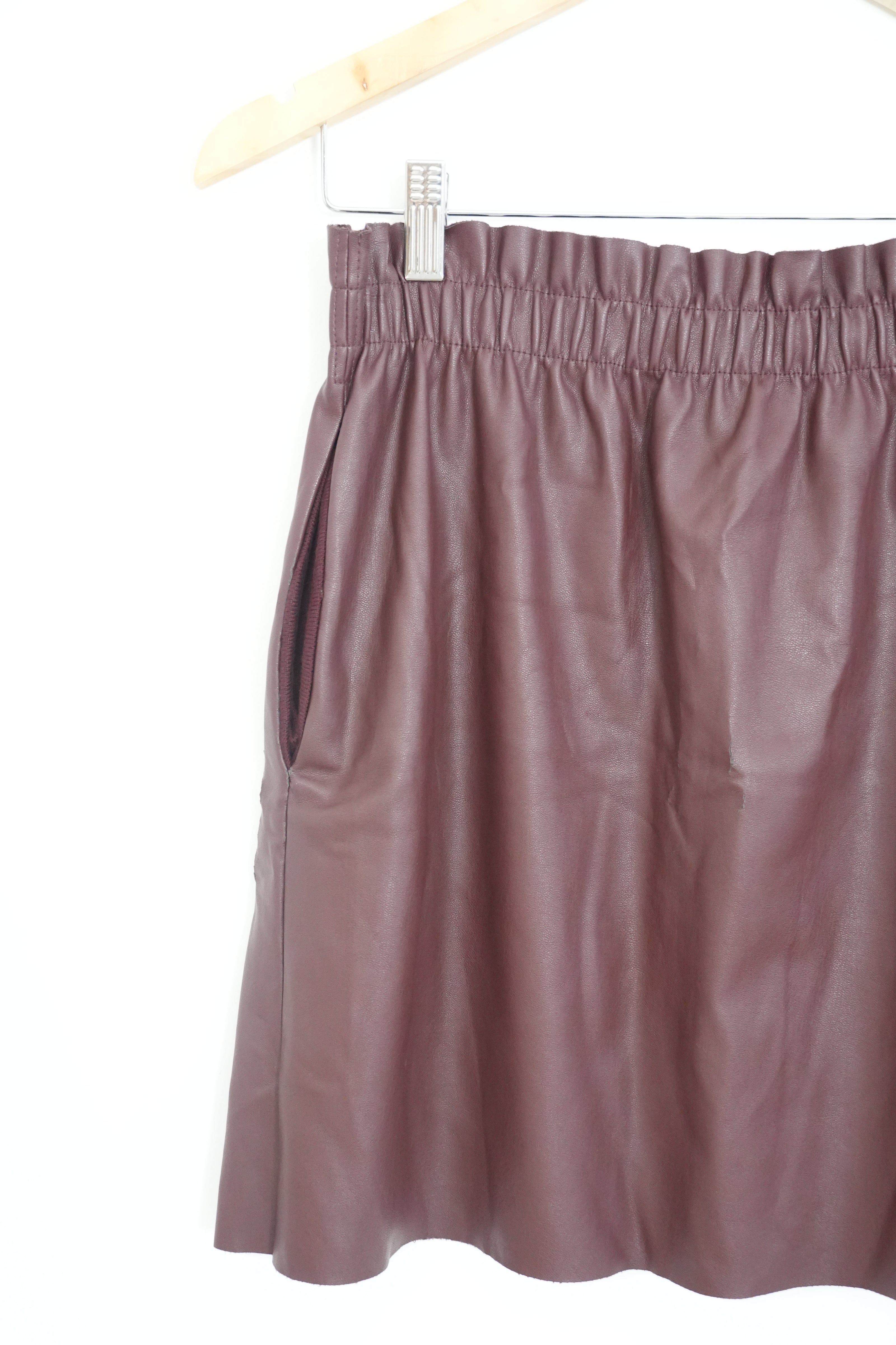 Zara Knit Faux Leather Maroon Skirt Size Medium