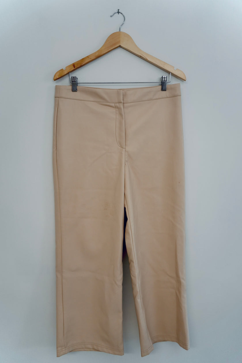 Bagatelle Collection Beige Faux Leather Pants Size Medium