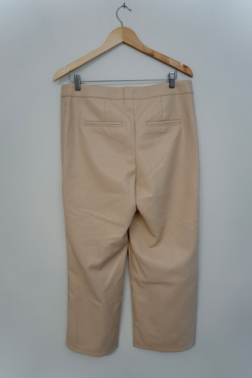 Bagatelle Collection Beige Faux Leather Pants Size Medium