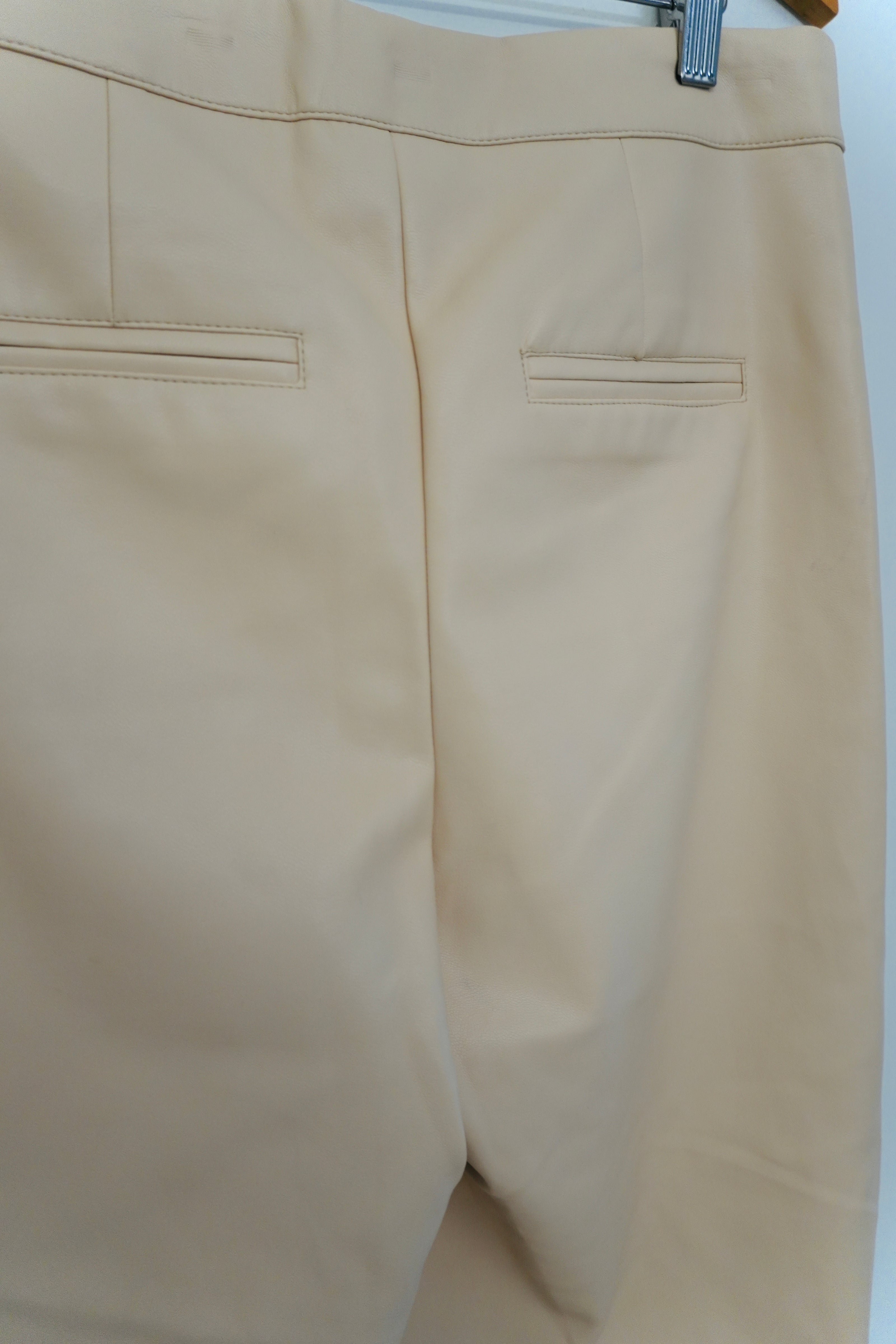 Bagatelle Collection Beige Faux Leather Pants Size Medium