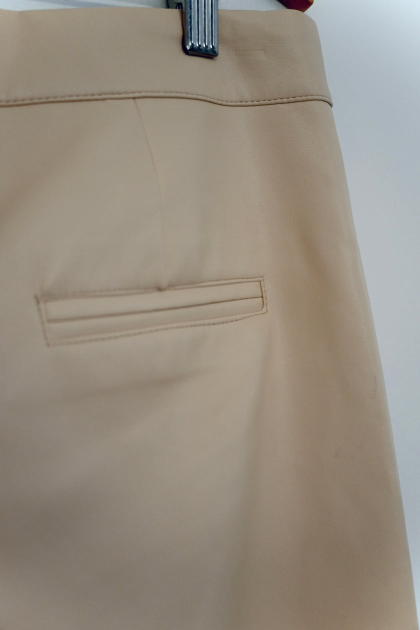 Bagatelle Collection Beige Faux Leather Pants Size Medium