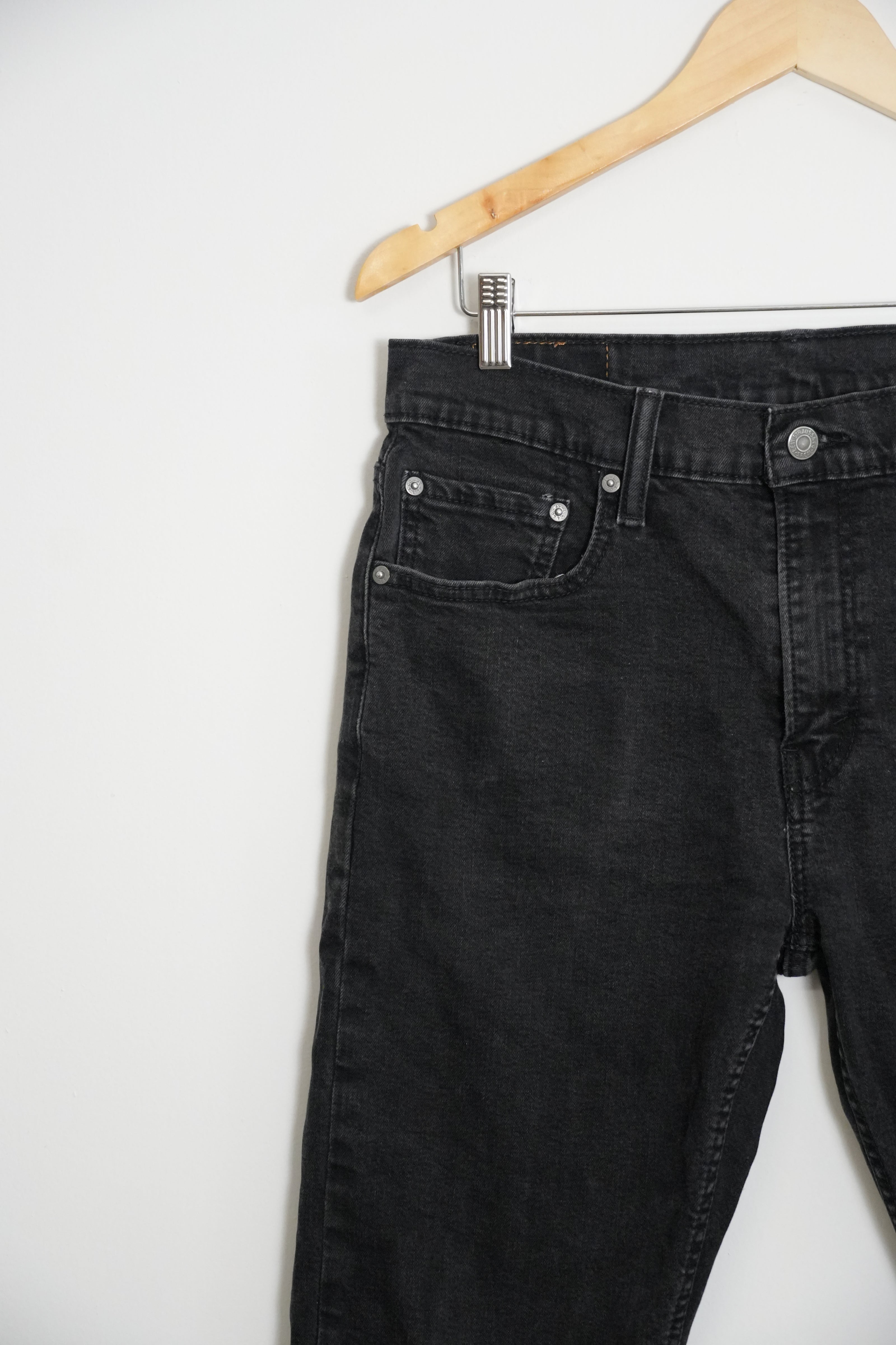 Levi Strauss & Co 502 Men's Black Denim Jeans 33Wx32L